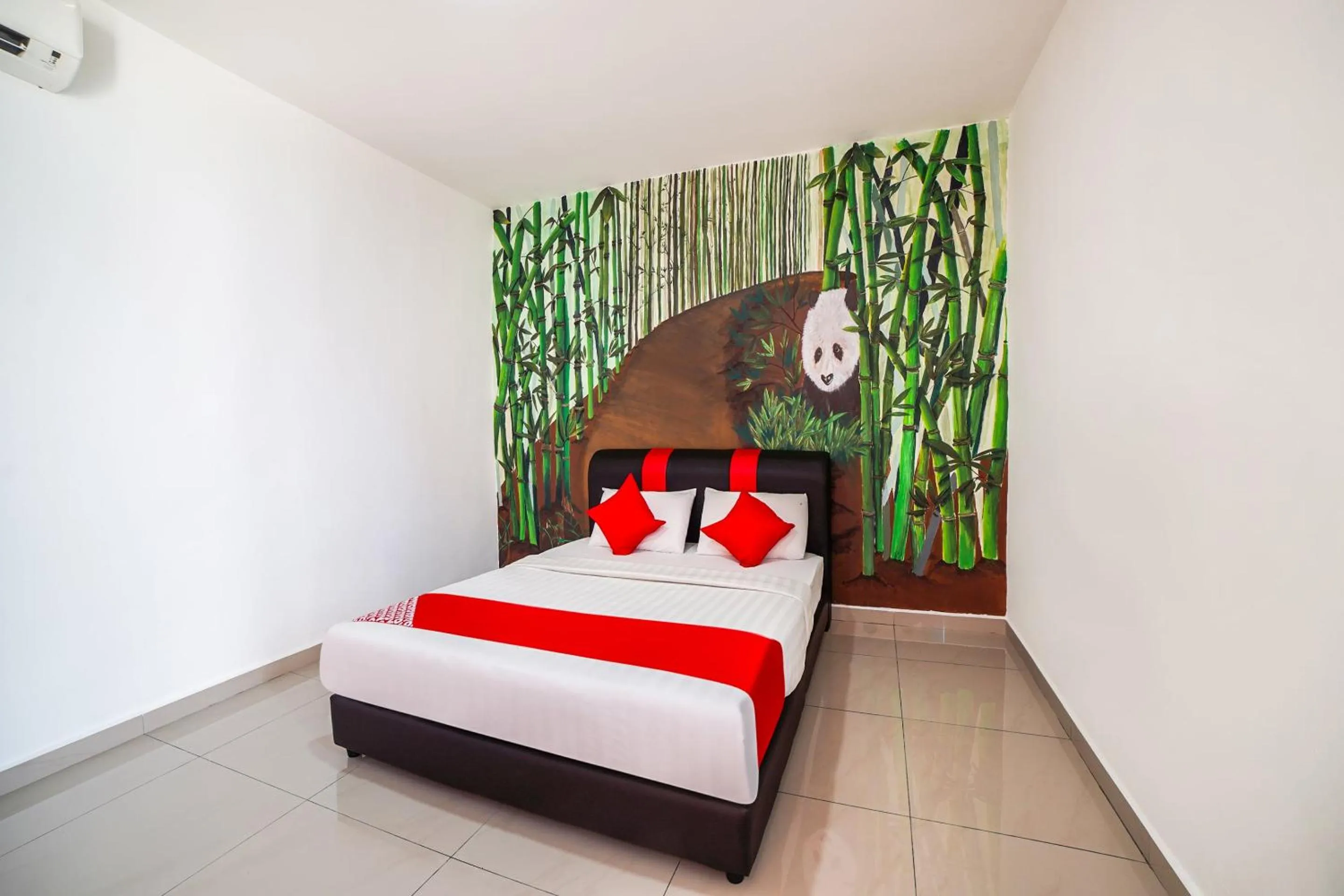 Bedroom in Capital O 89374 Ohana Restaurant & Homestay