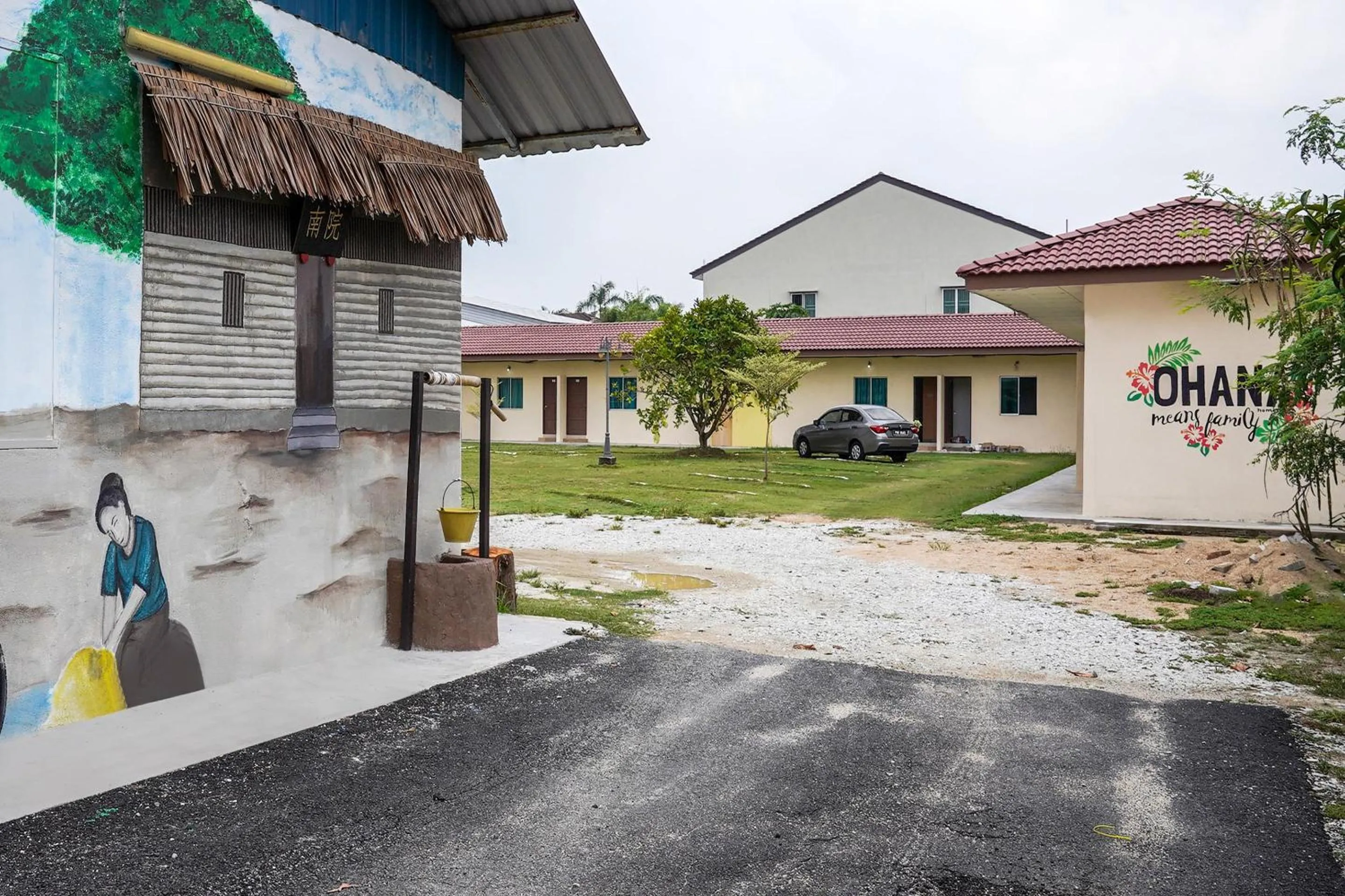 Facade/entrance, Property Building in Capital O 89374 Ohana Restaurant & Homestay