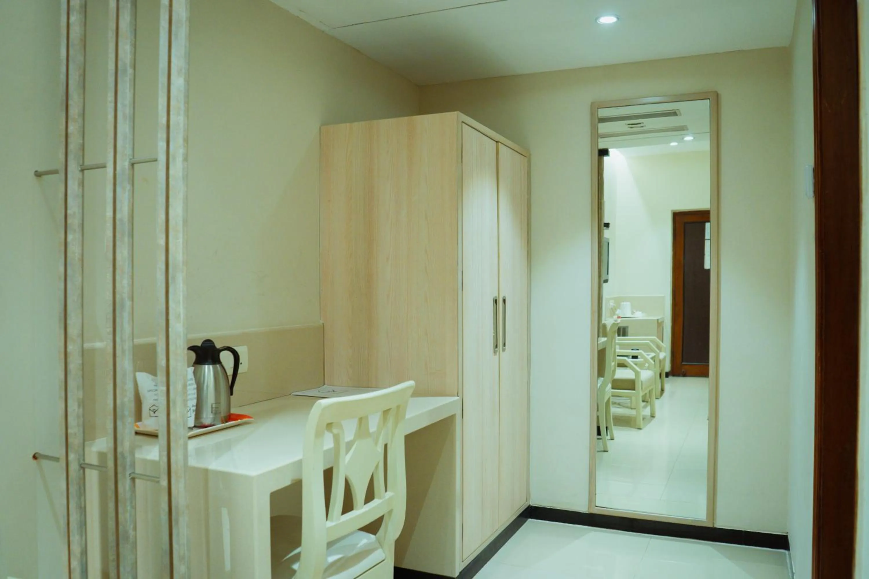 Kitchen or kitchenette in Hotel Yatrik