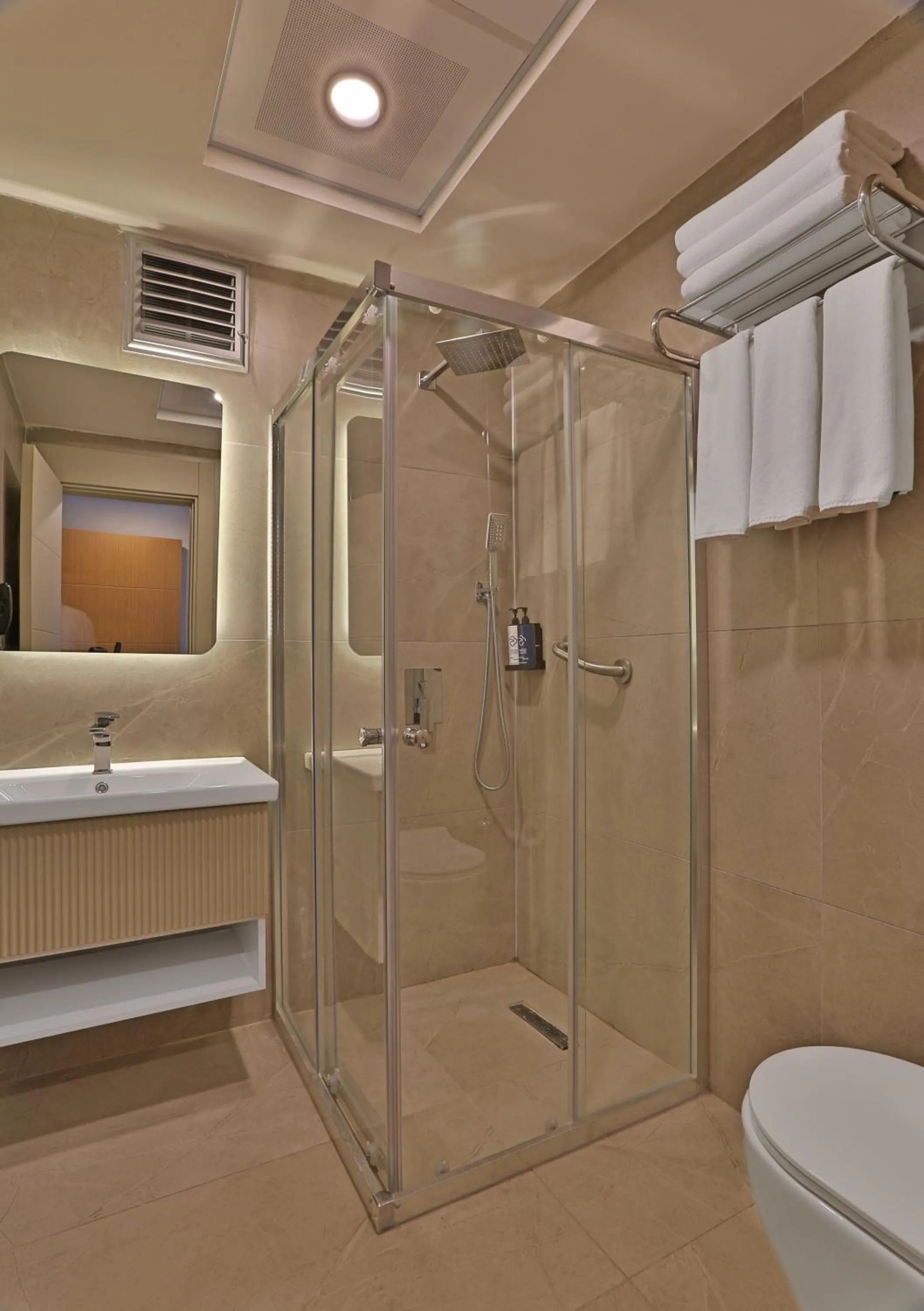 Toilet in Park Dedeman Mardin