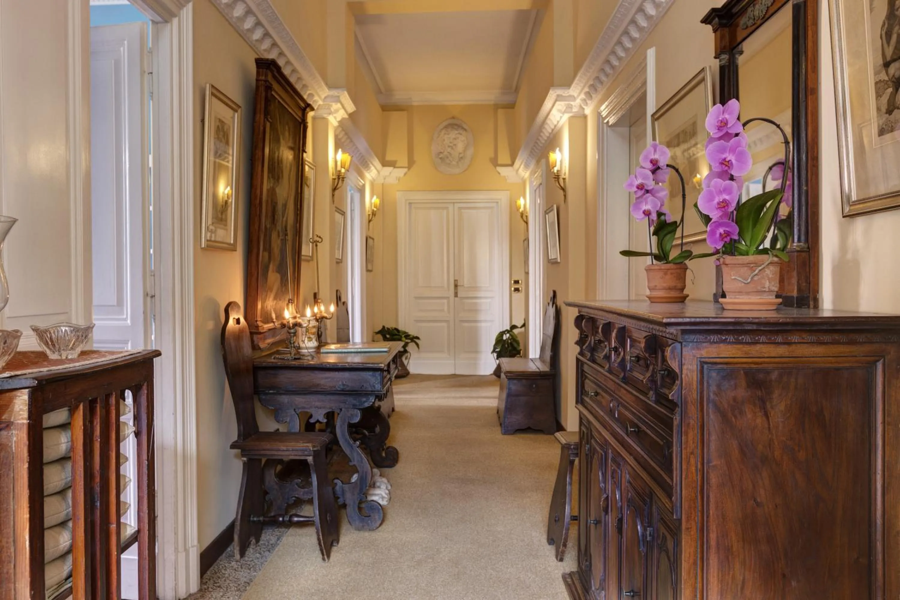 Decorative detail in Episcopo Lipinsky Luxury Suites