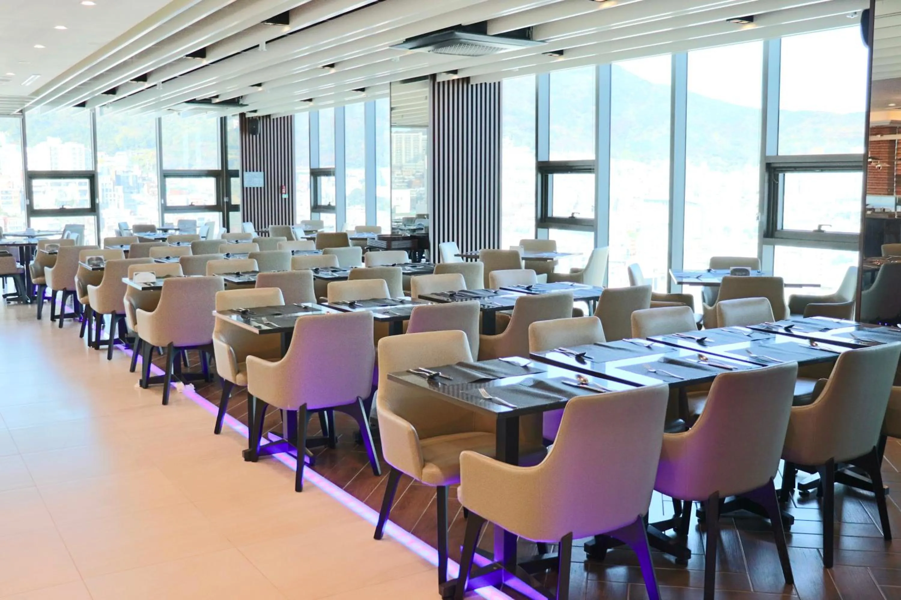 Restaurant/places to eat in Ramada Encore by Wyndham Busan Station