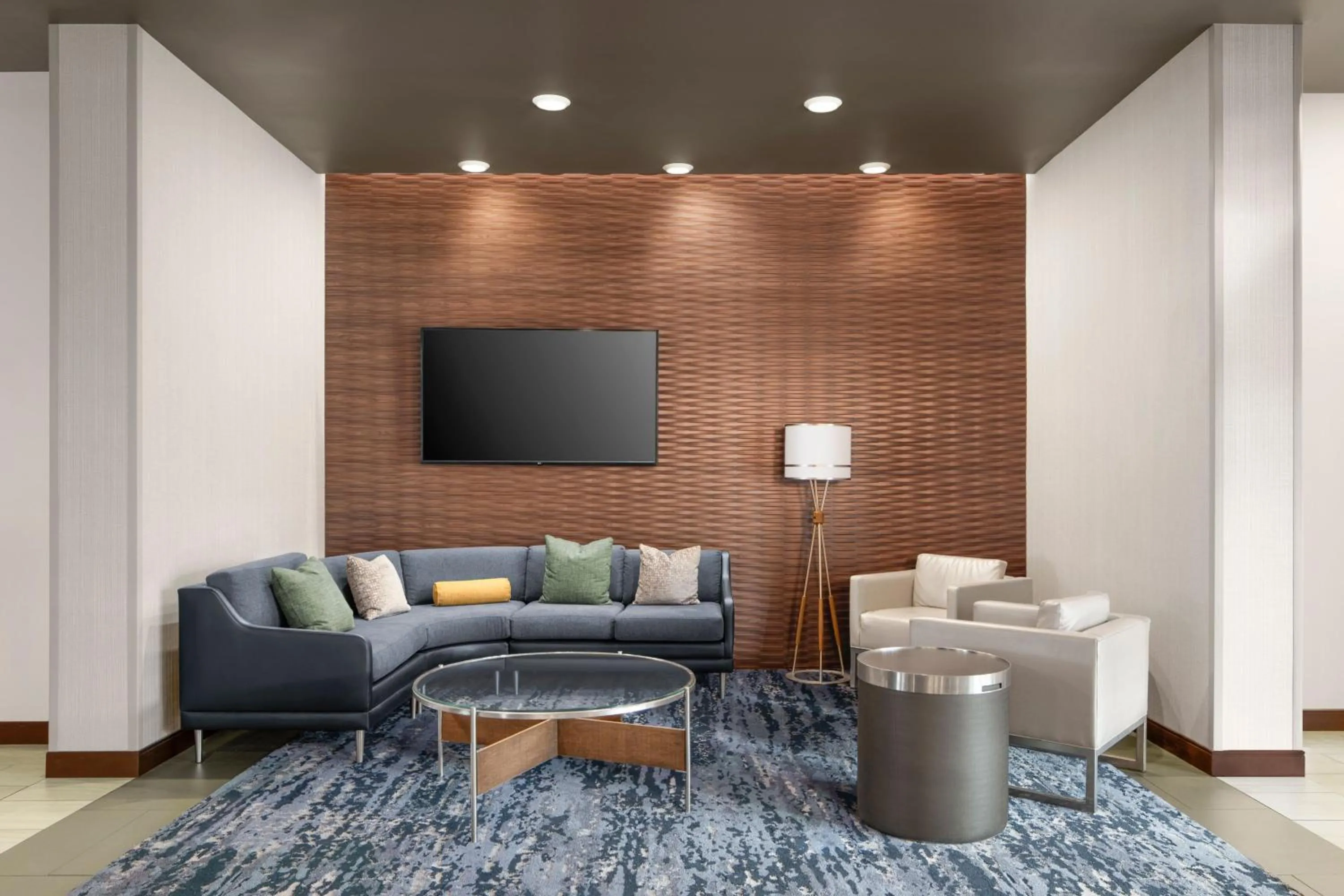 Lobby or reception in Courtyard by Marriott Seattle SeaTac Airport