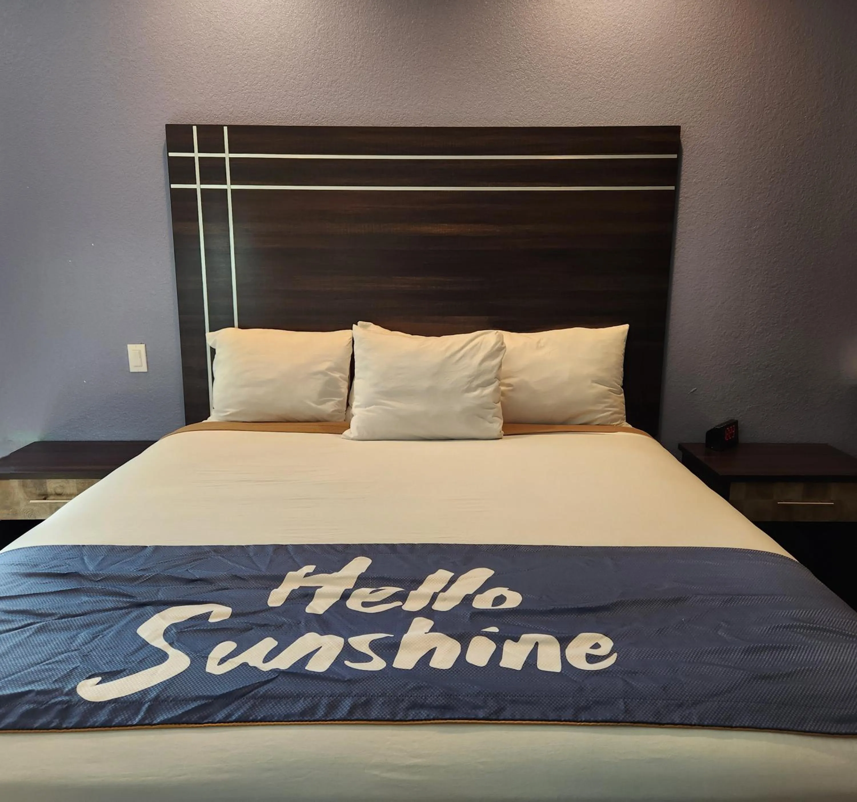 Bedroom, Bed in Days Inn & Suites by Wyndham La Porte
