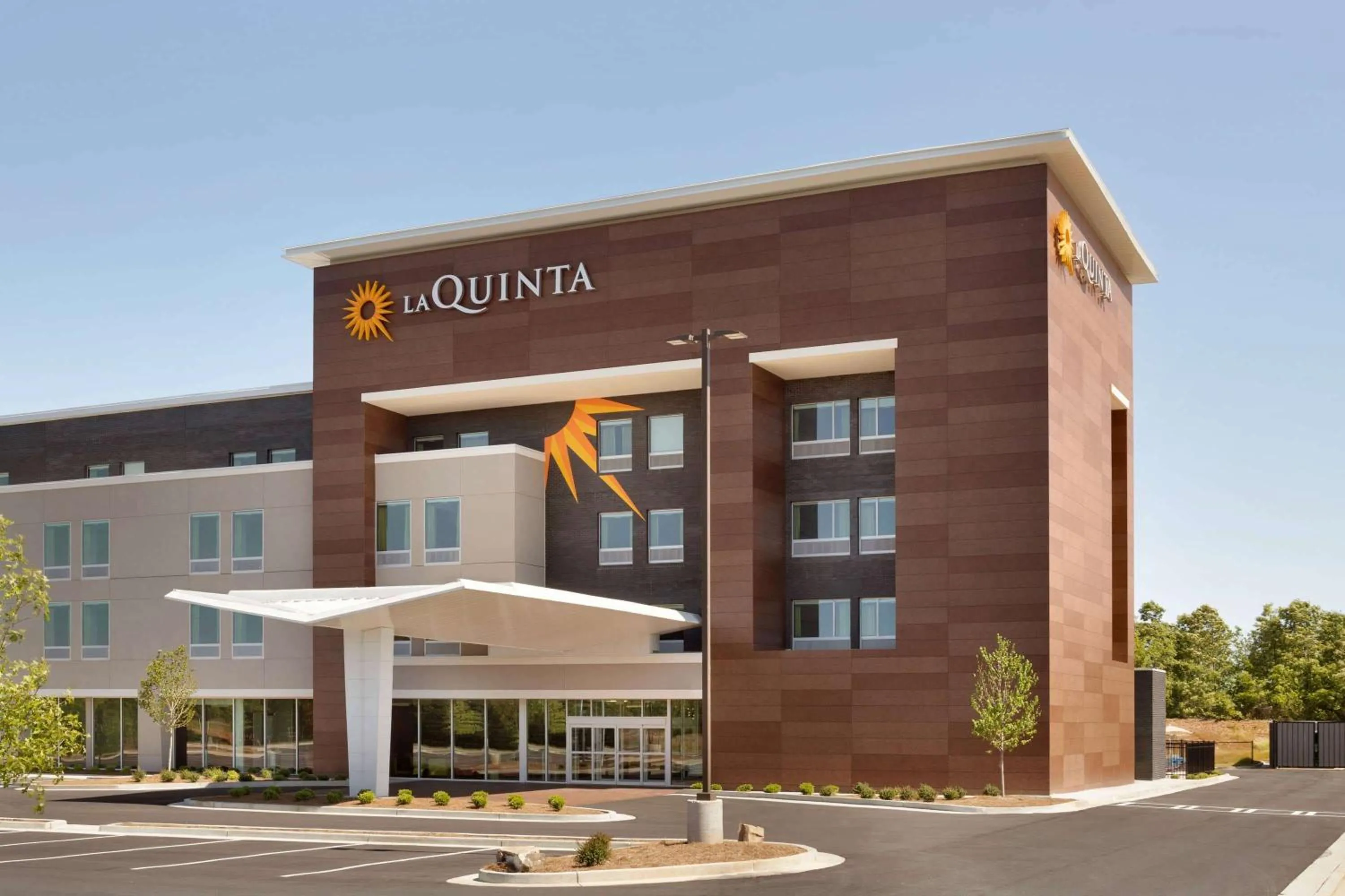 Property building in La Quinta Inn & Suites by Wyndham Braselton