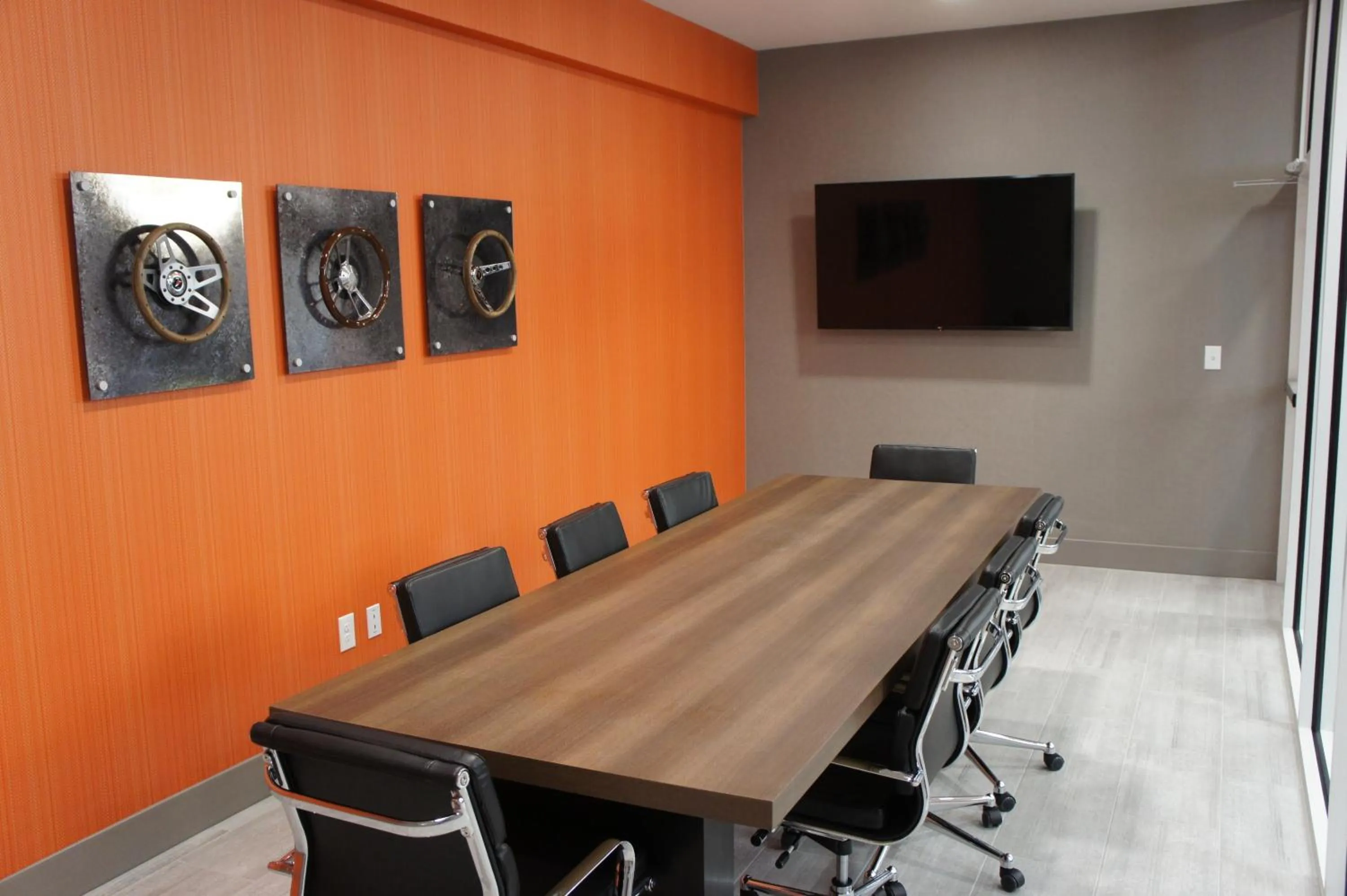 Meeting/conference room in La Quinta Inn & Suites by Wyndham Braselton