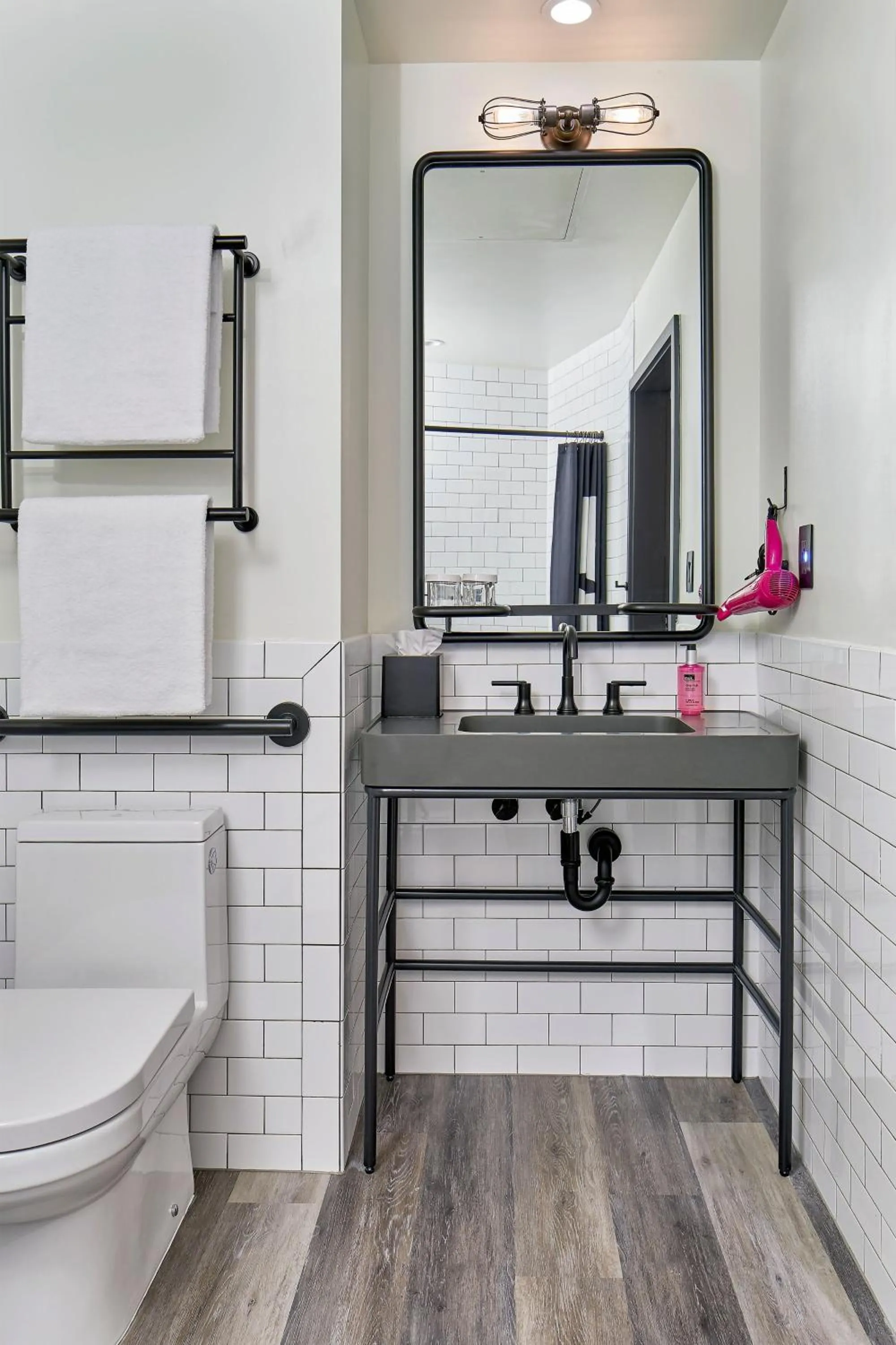 Bathroom in Moxy Columbus Short North