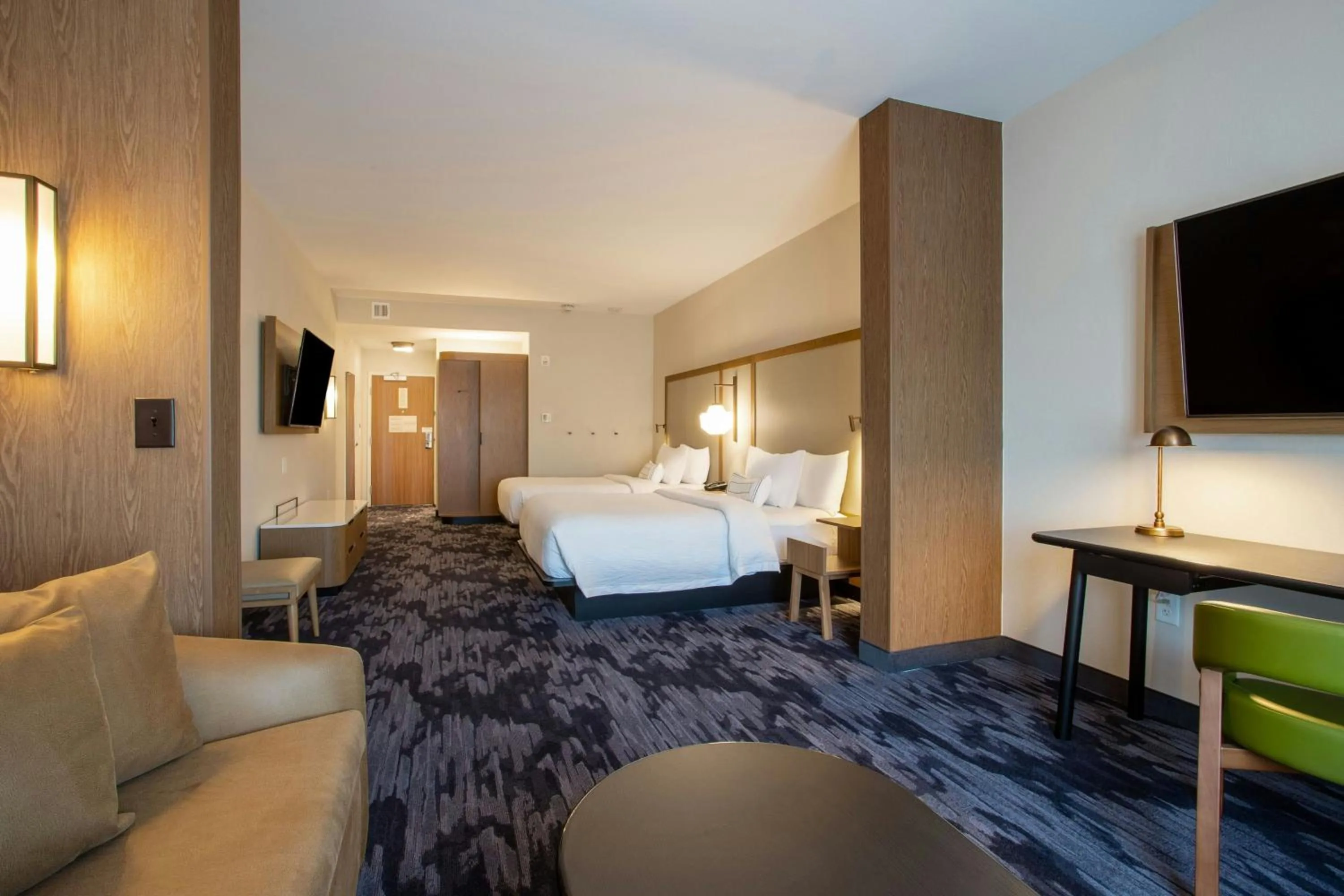 Photo of the whole room, Bed in Fairfield Inn & Suites by Marriott Greenville Spartanburg/Duncan