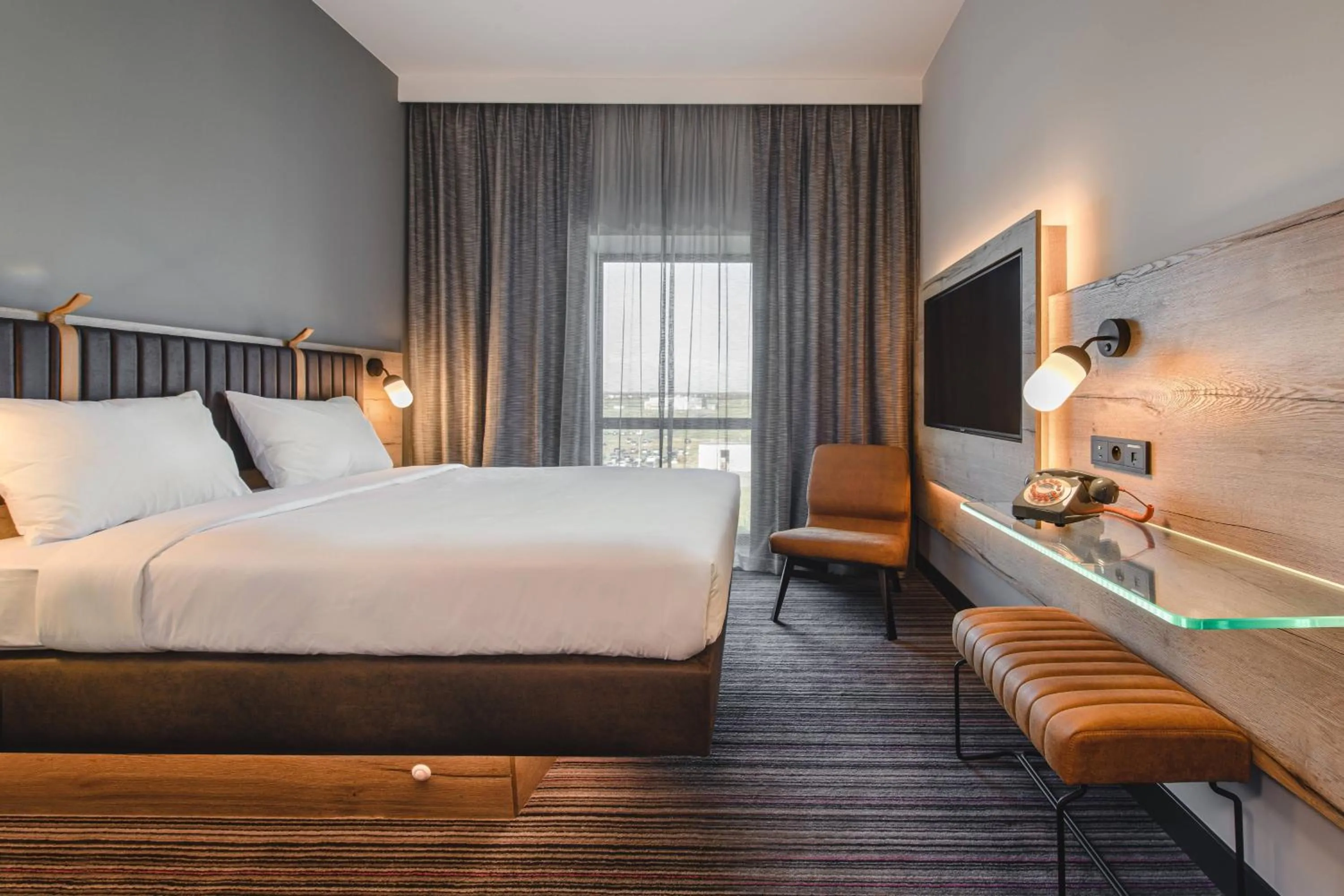 Photo of the whole room, Bed in Moxy Poznań Airport