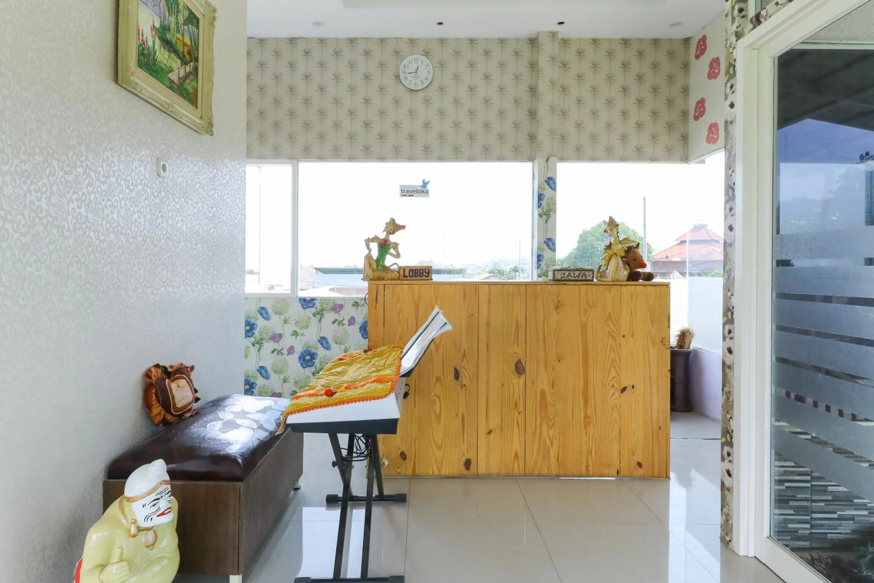 Lobby or reception in Griya Mulya near Alun Alun Batu Mitra RedDoorz