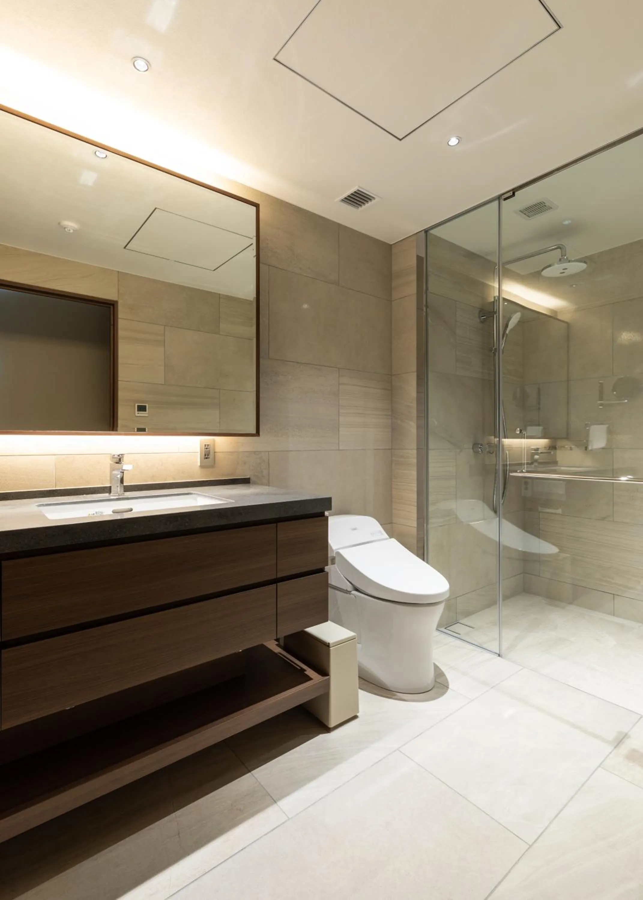 Shower in The Vale Rusutsu