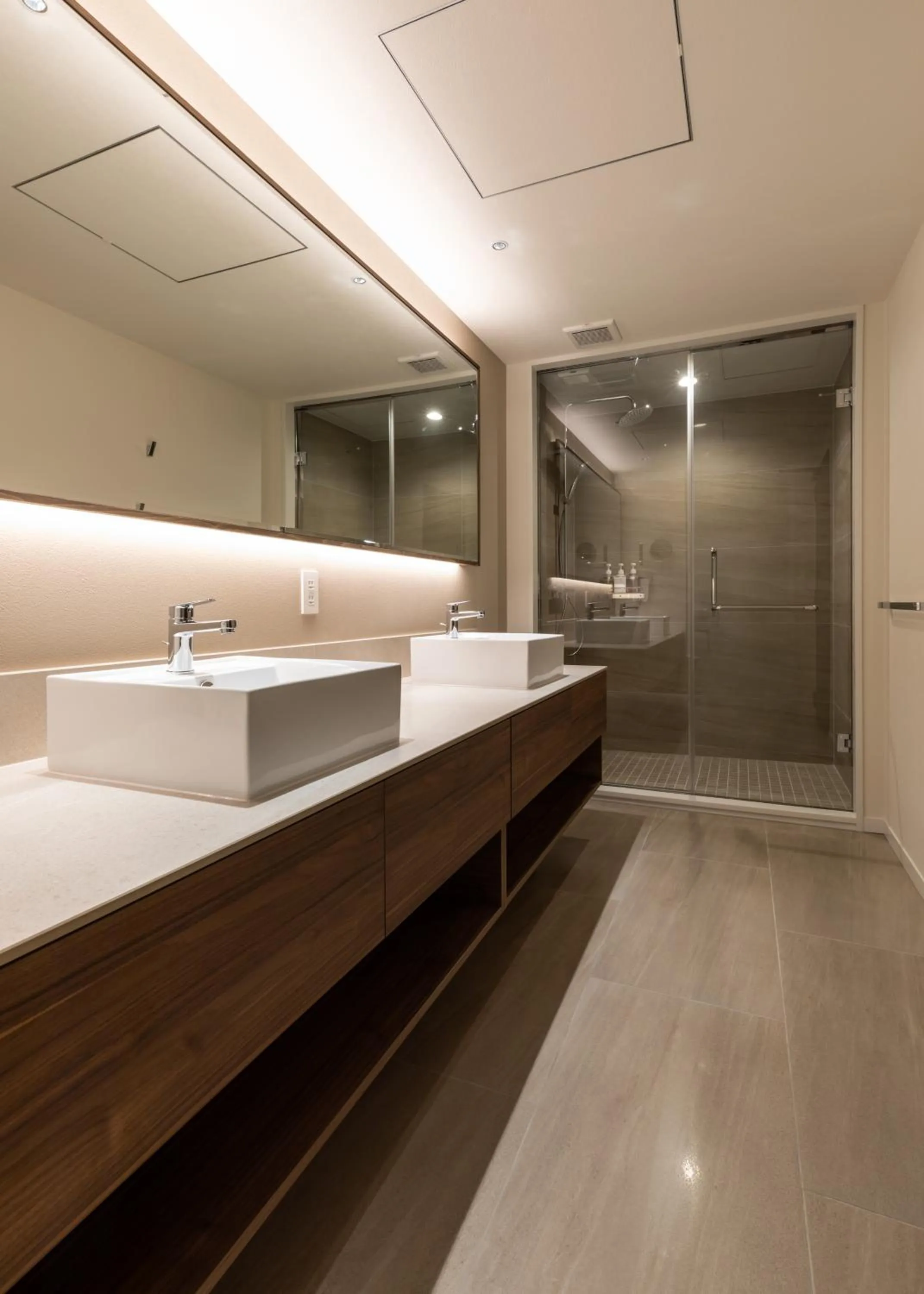 Shower in The Vale Rusutsu