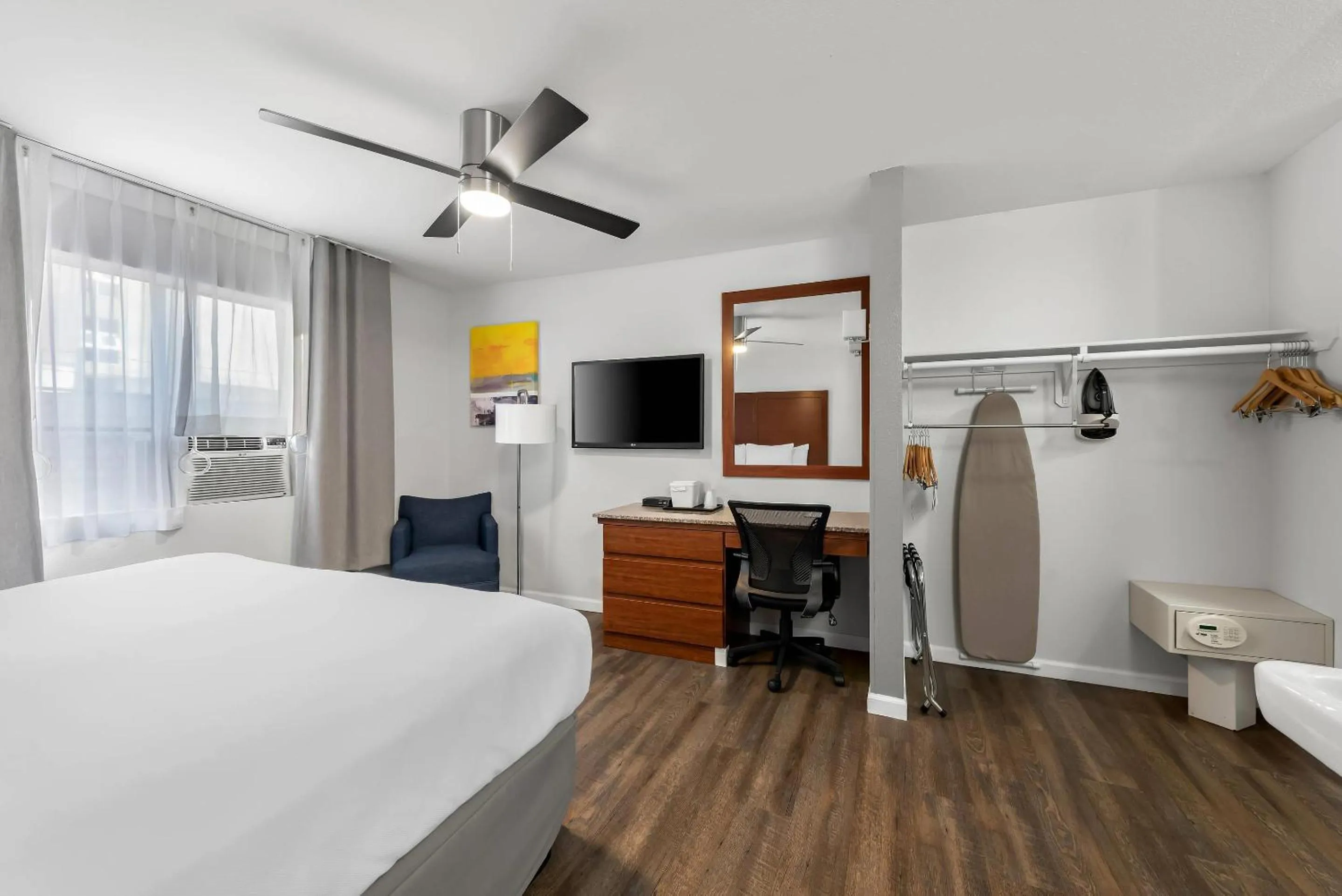 Bedroom, Bed in Comfort Inn Gaslamp Convention Center