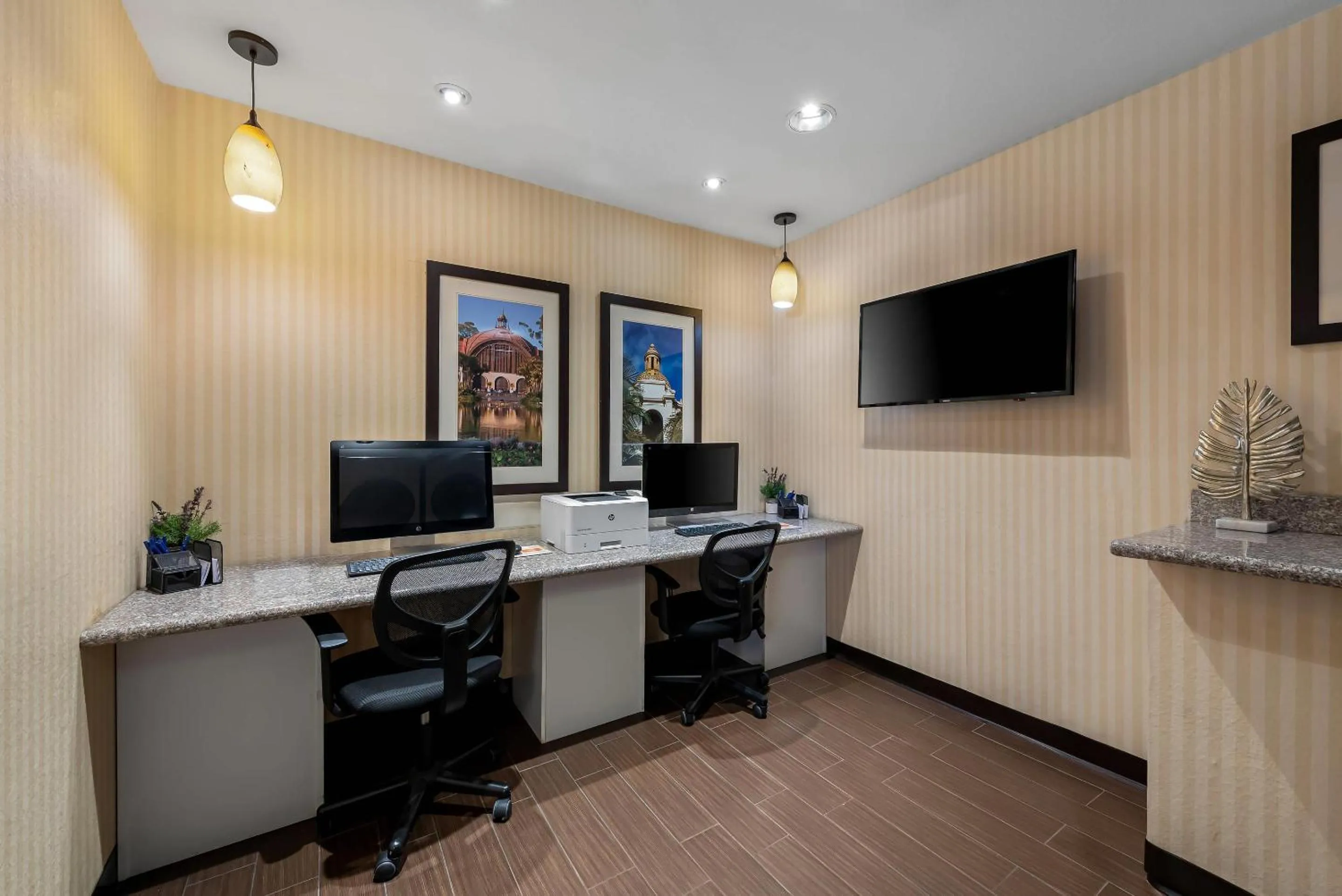 Business facilities in Comfort Inn Gaslamp Convention Center