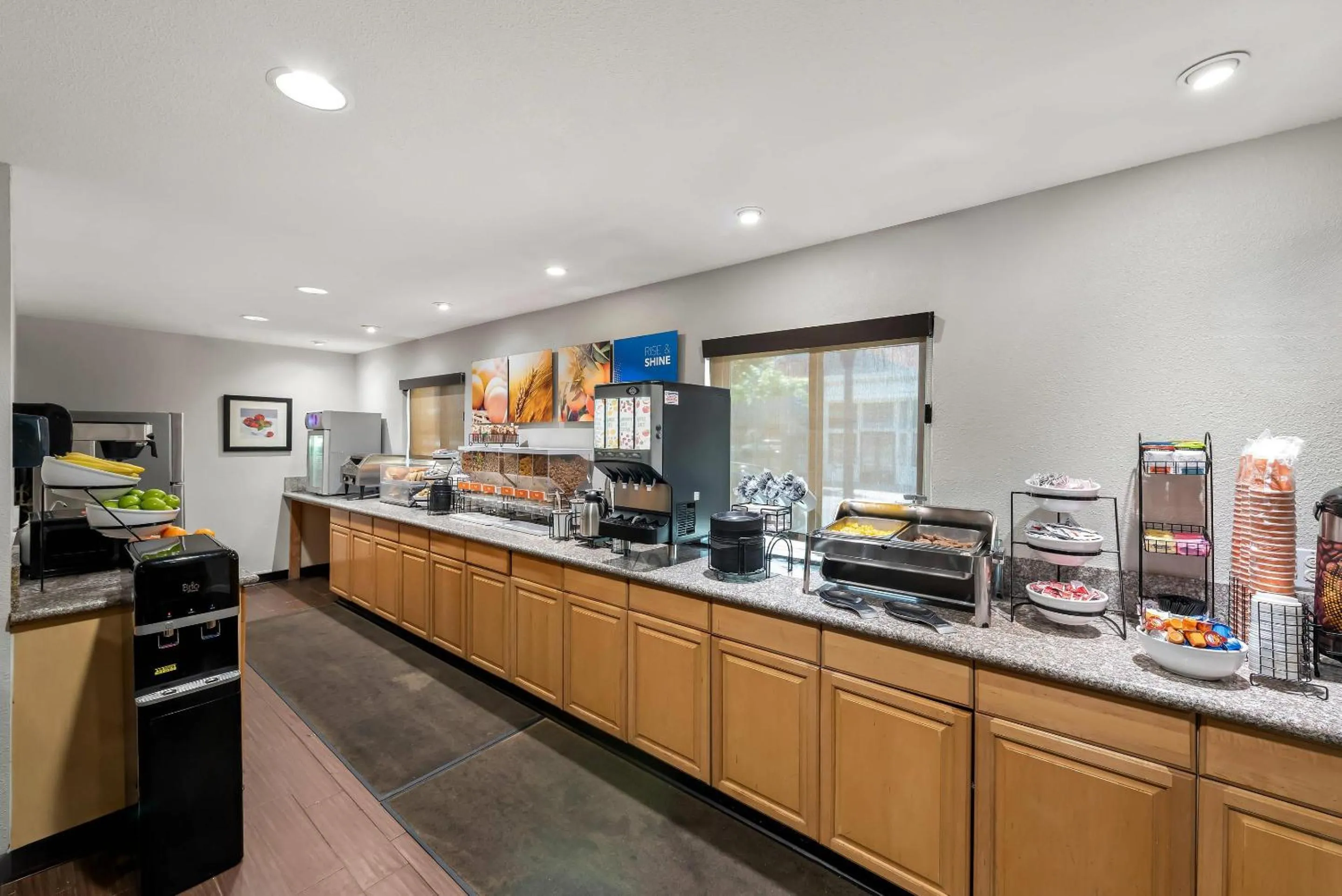 Breakfast in Comfort Inn Gaslamp Convention Center