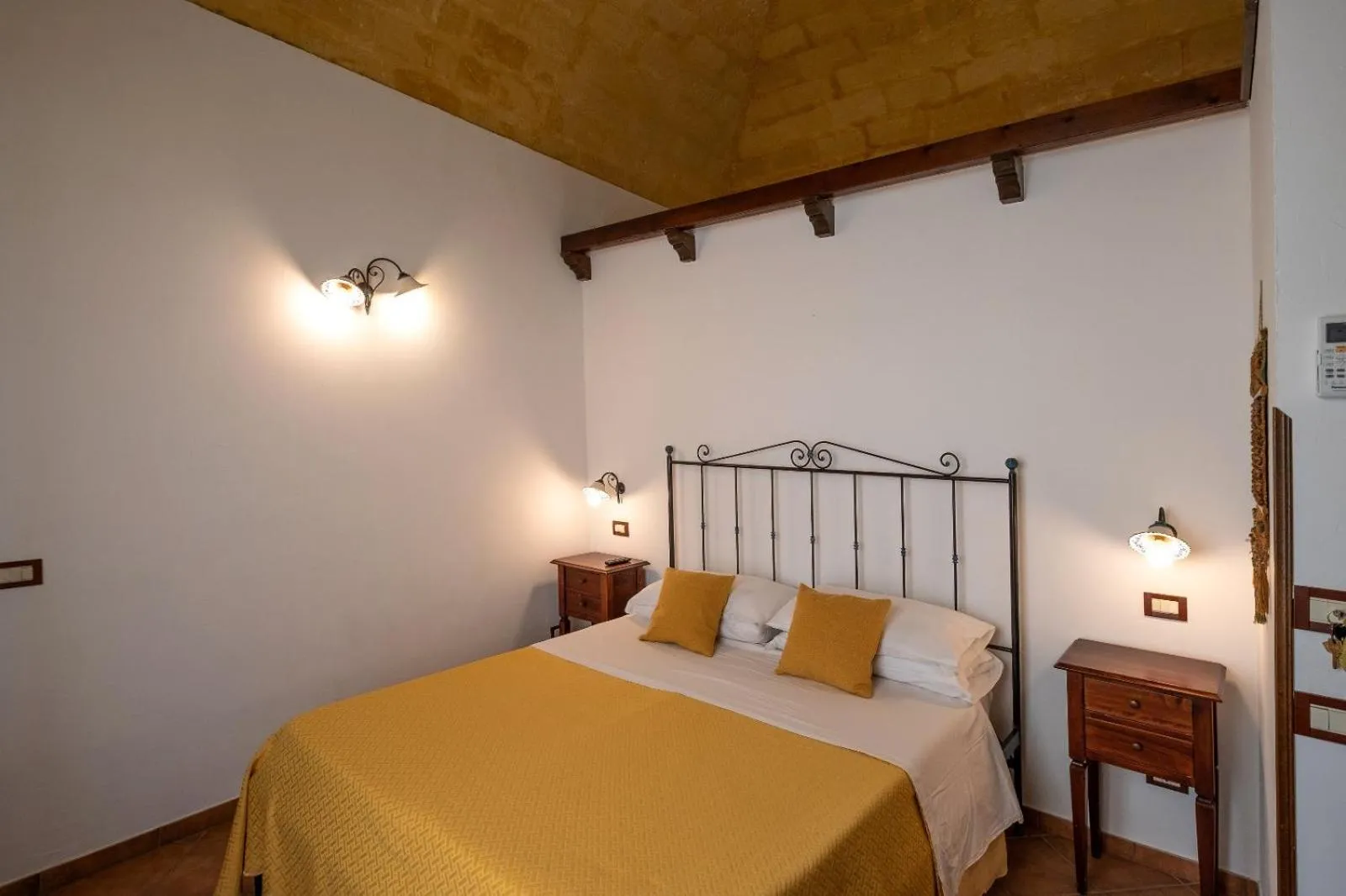 Bed in Ai Dammusi Rooms