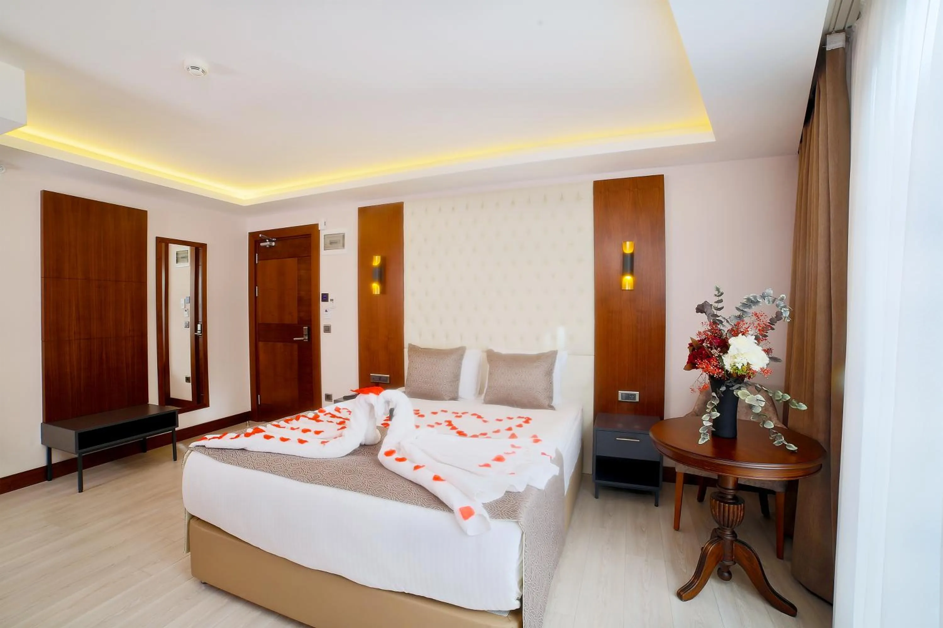 Photo of the whole room, Bed in My Dream Istanbul Hotel