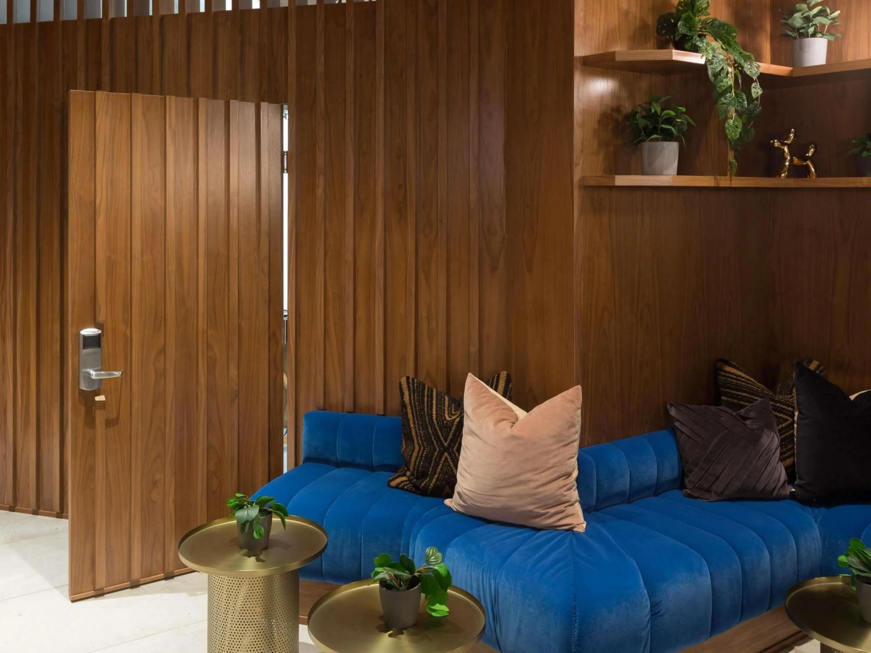 Property building in Hotel Stratford San Francisco - Handwritten Collection