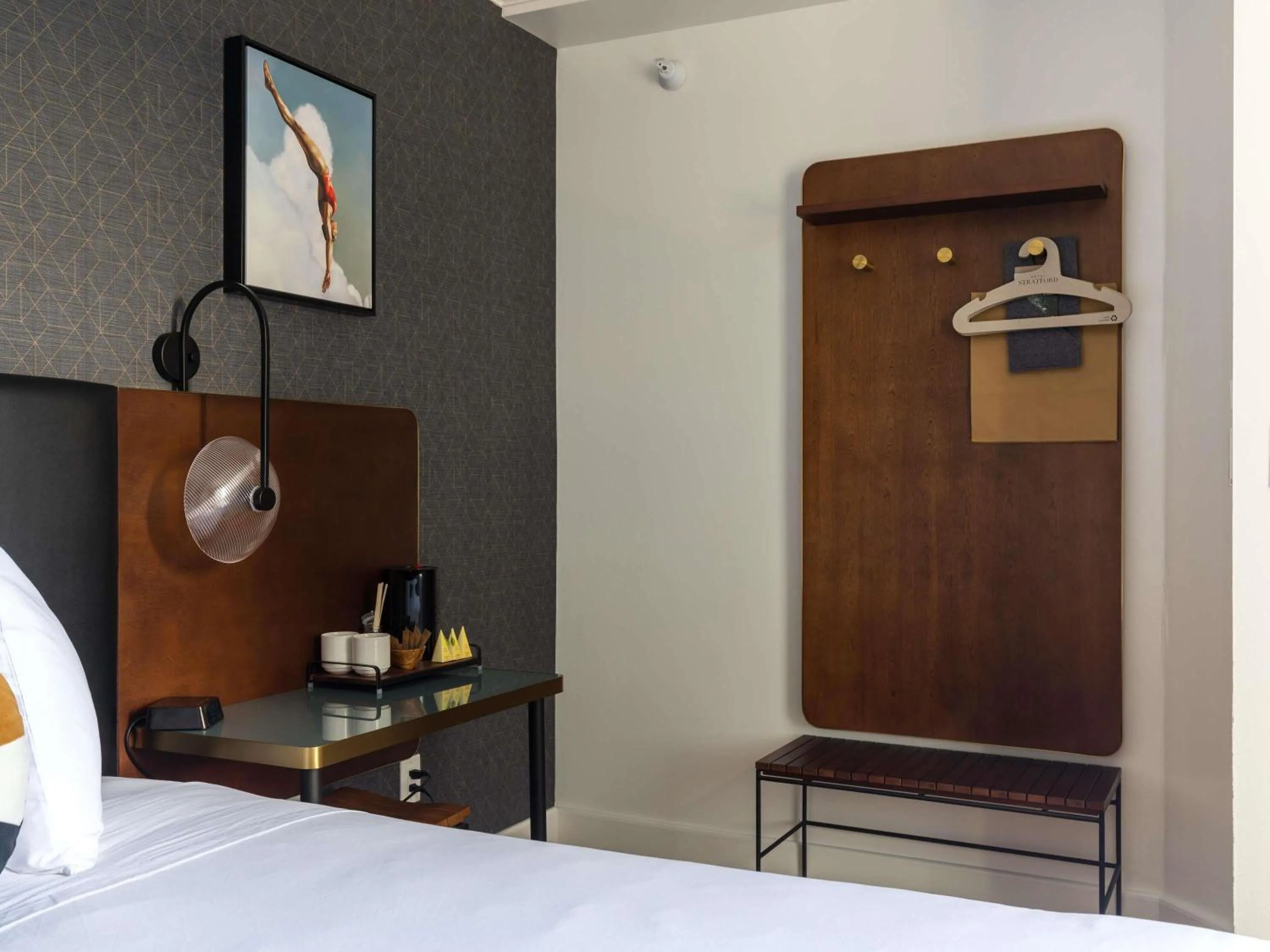 Bedroom, Bed in Hotel Stratford San Francisco - Handwritten Collection