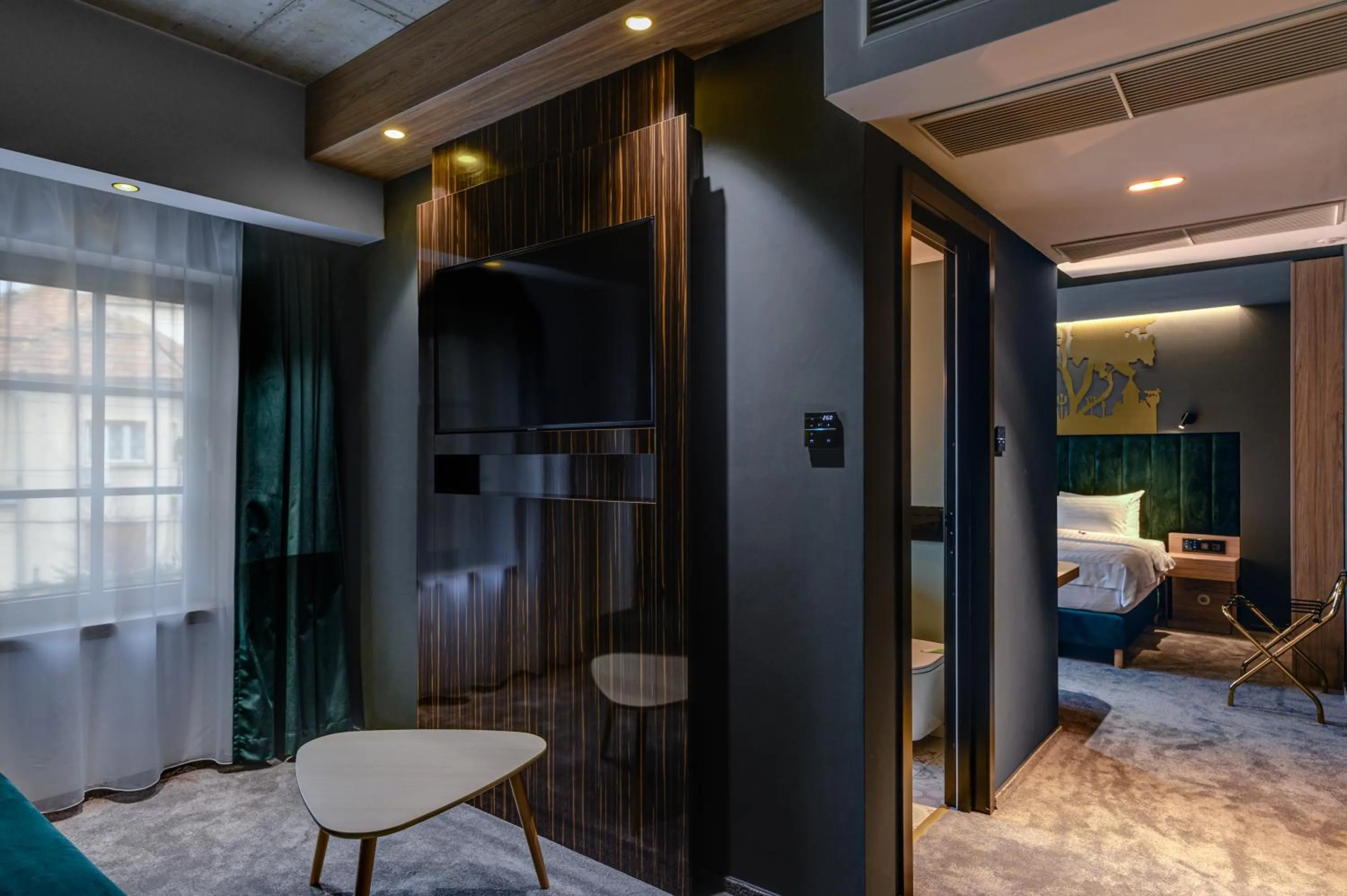 Photo of the whole room, Bed in Mercure Timisoara