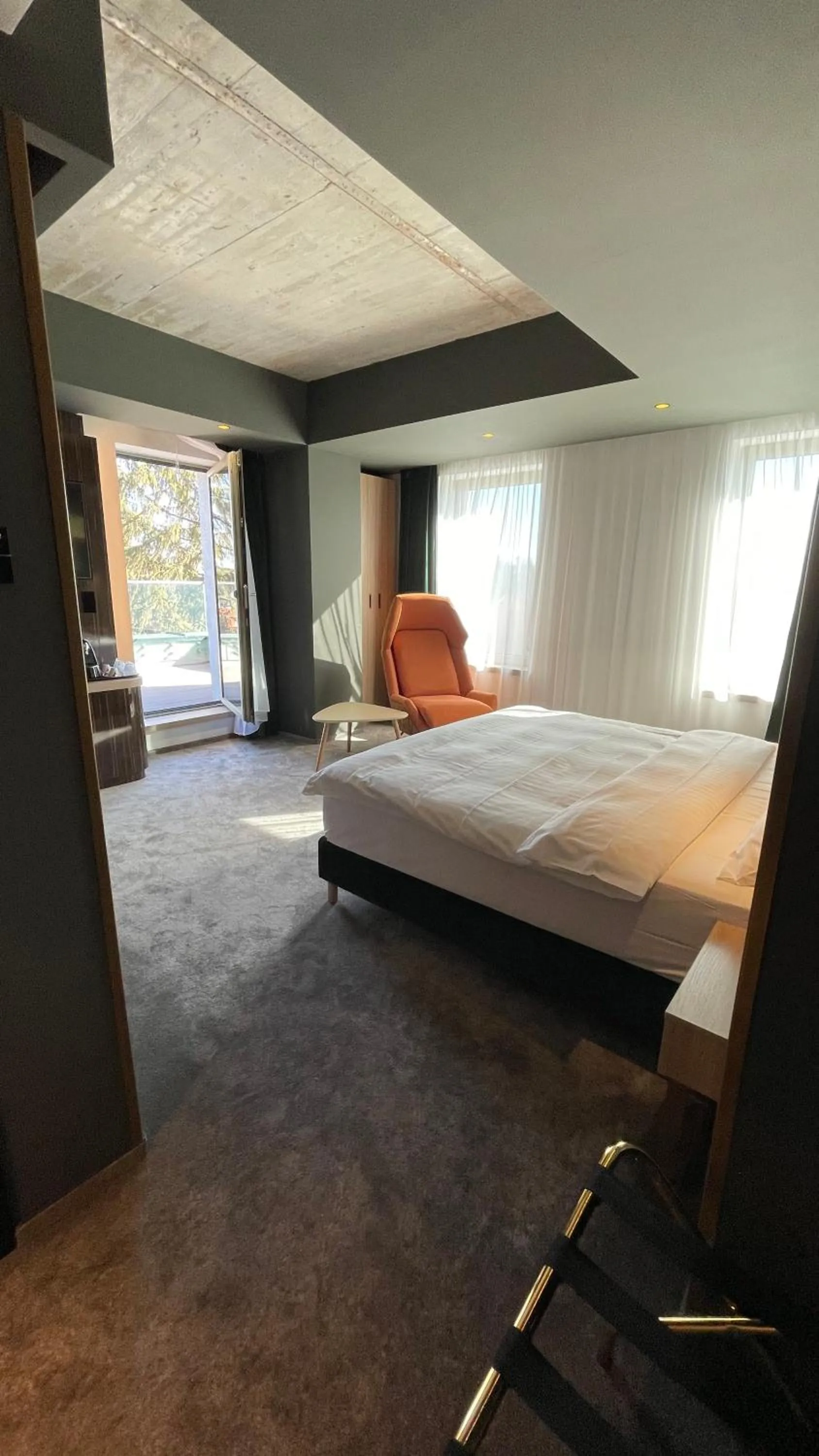 Photo of the whole room, Bed in Mercure Timisoara