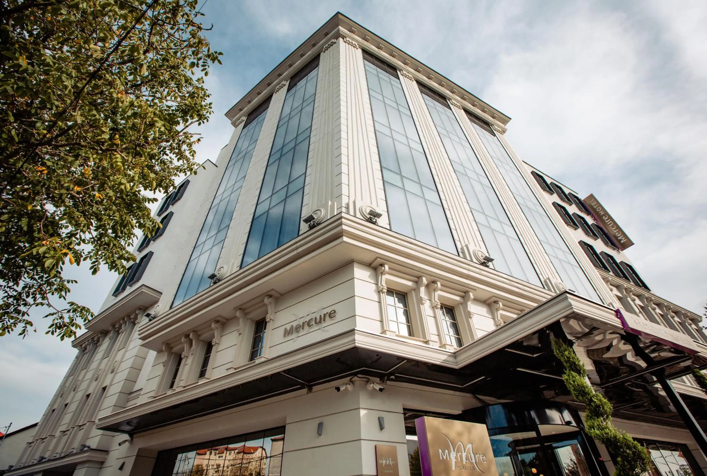 Facade/entrance in Mercure Timisoara