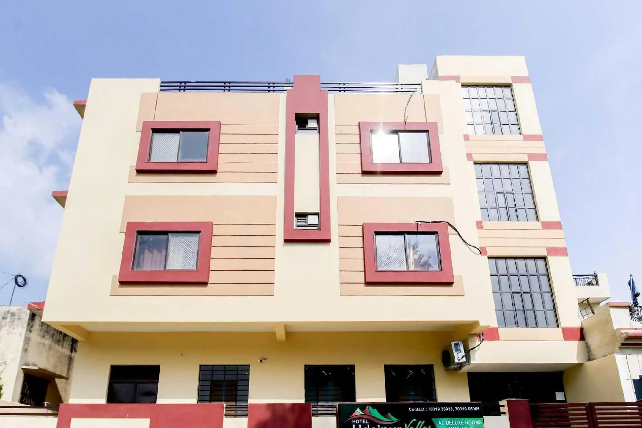 Facade/entrance in Hotel O Udaipur Valley