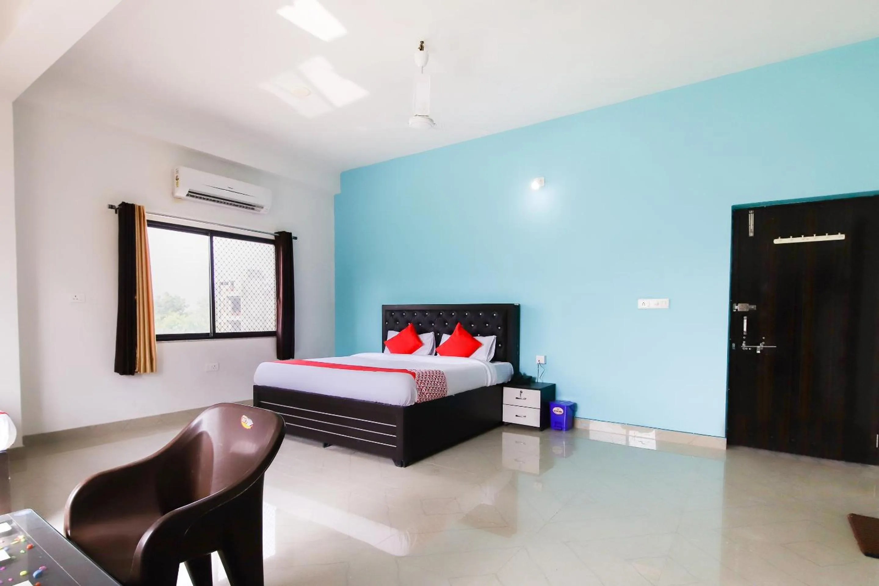 Bedroom in Hotel O Udaipur Valley