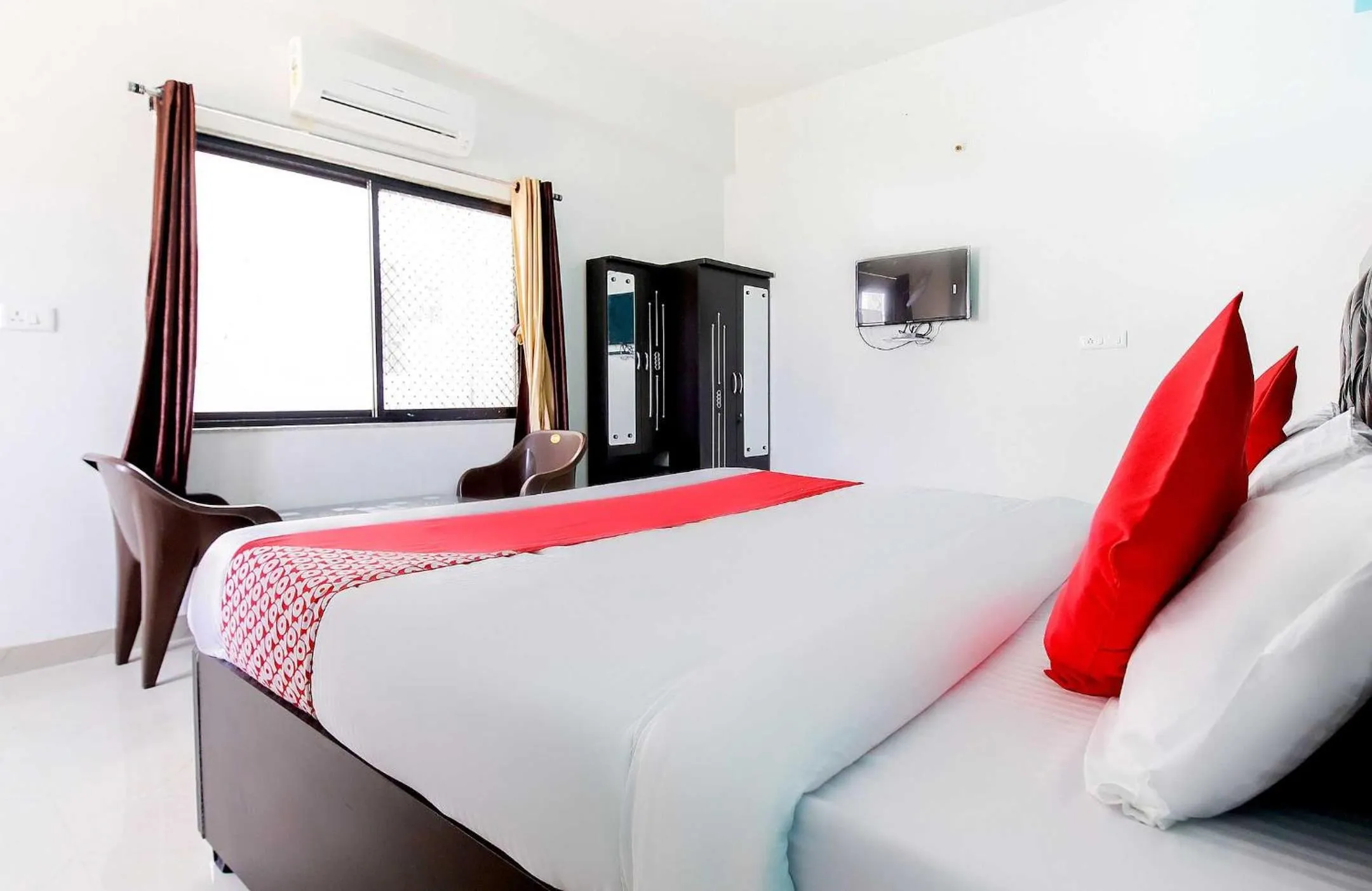 Bedroom in Hotel O Udaipur Valley