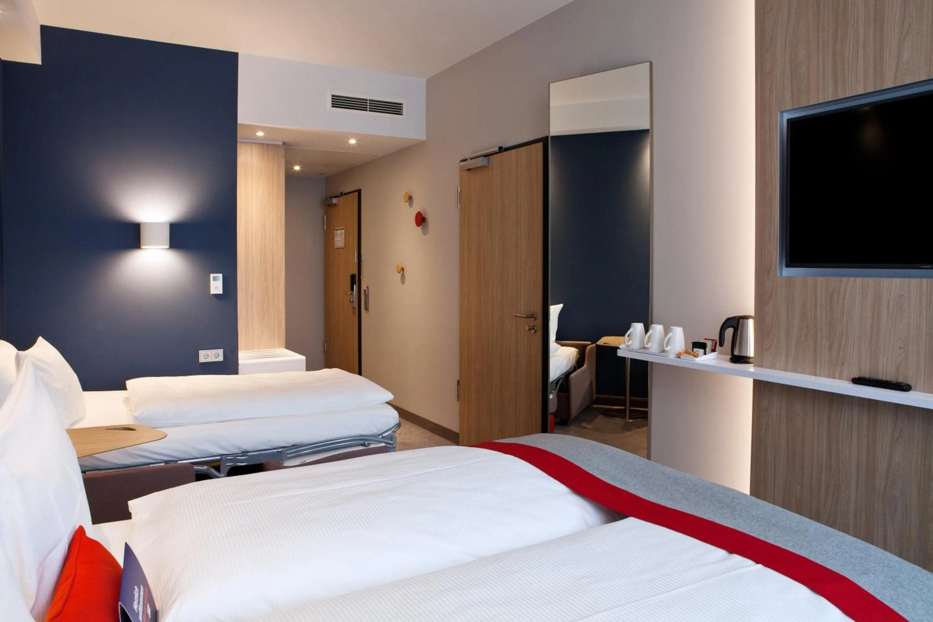 Bed in Holiday Inn Express - Kaiserslautern by IHG
