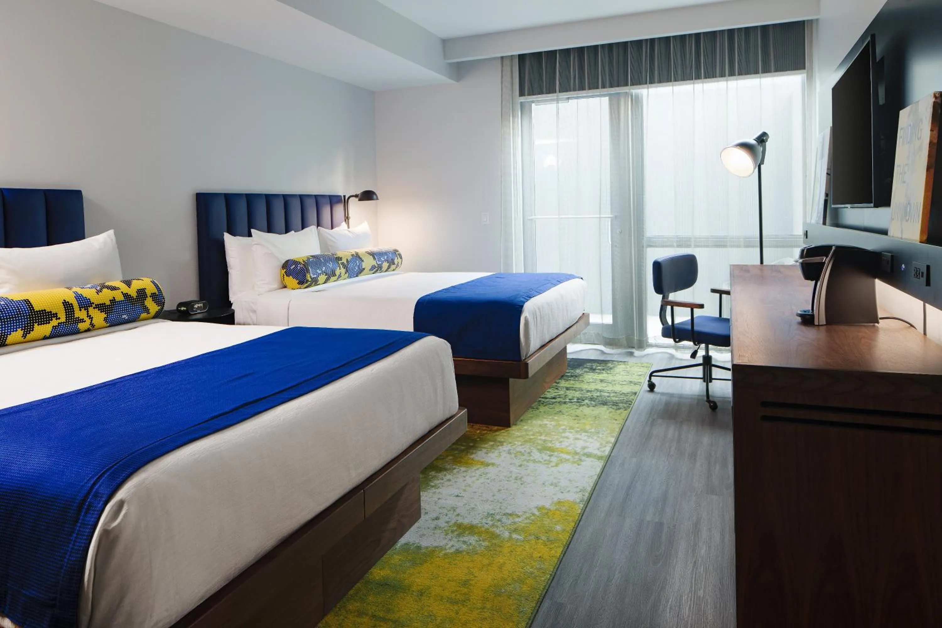 Photo of the whole room, Bed in Hotel Indigo Miami Brickell by IHG