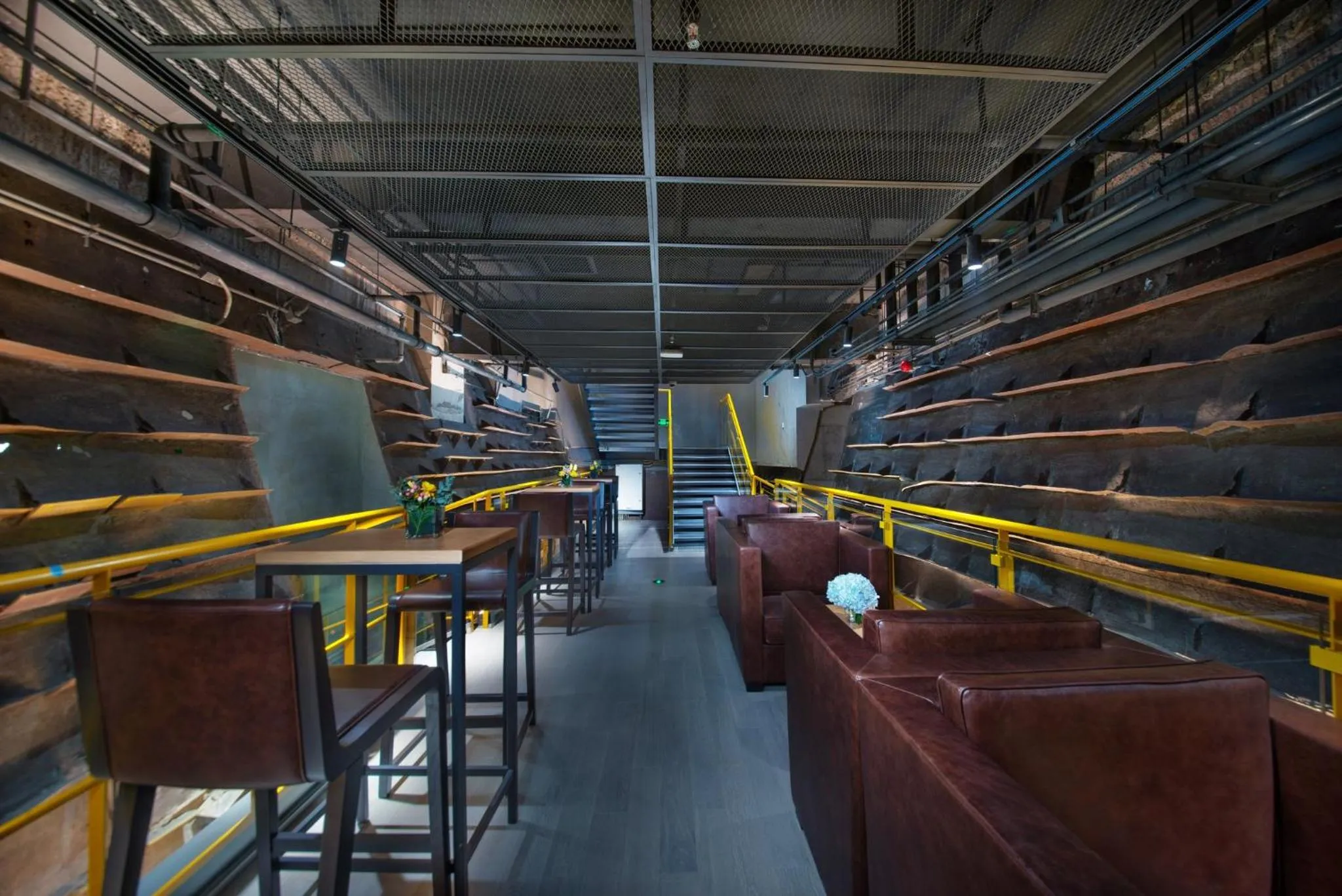 Lounge or bar in Holiday Inn Express Beijing Shijingshan Lakeview by IHG