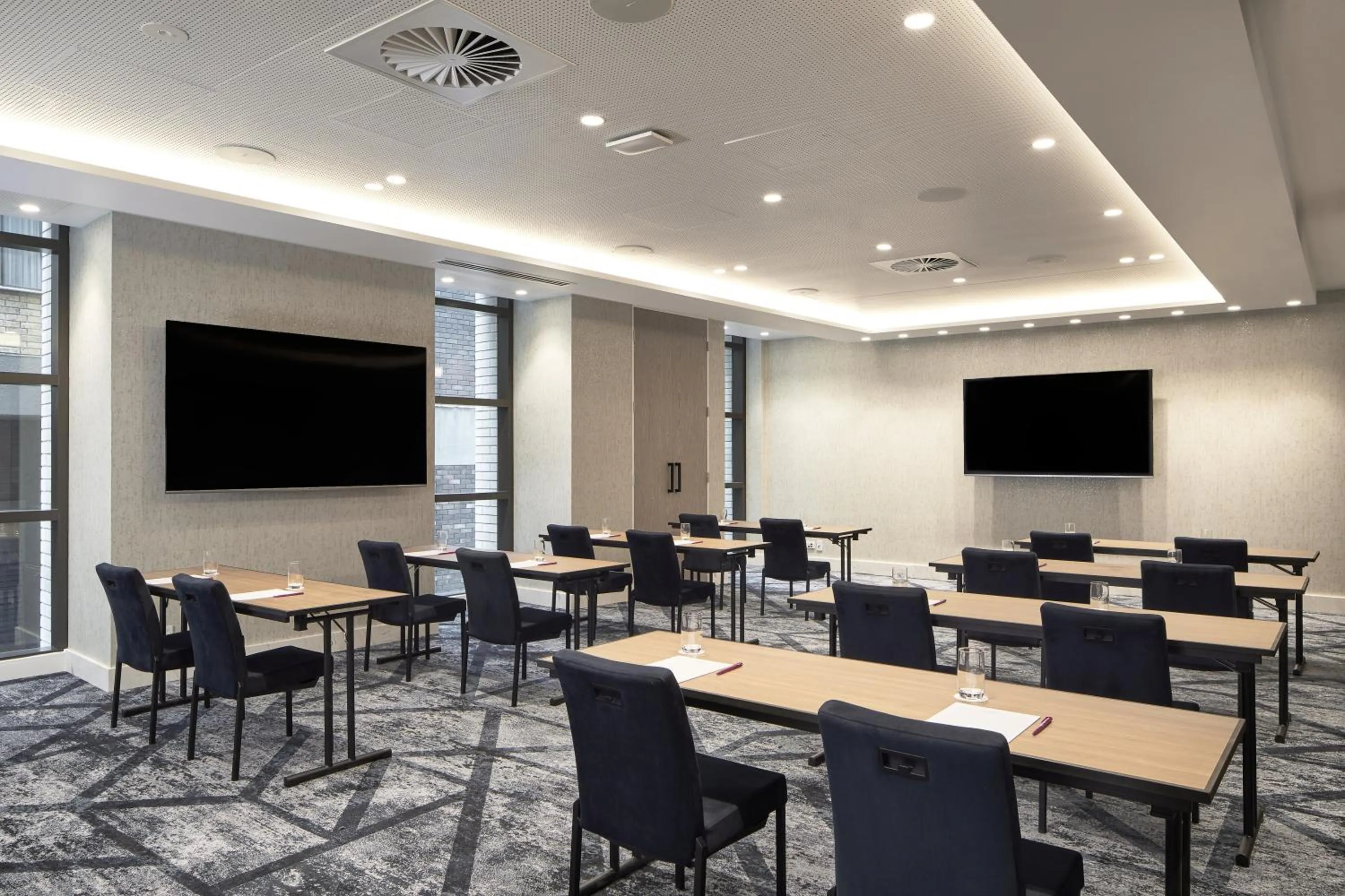 Meeting/conference room in Crowne Plaza Sydney Darling Harbour by IHG