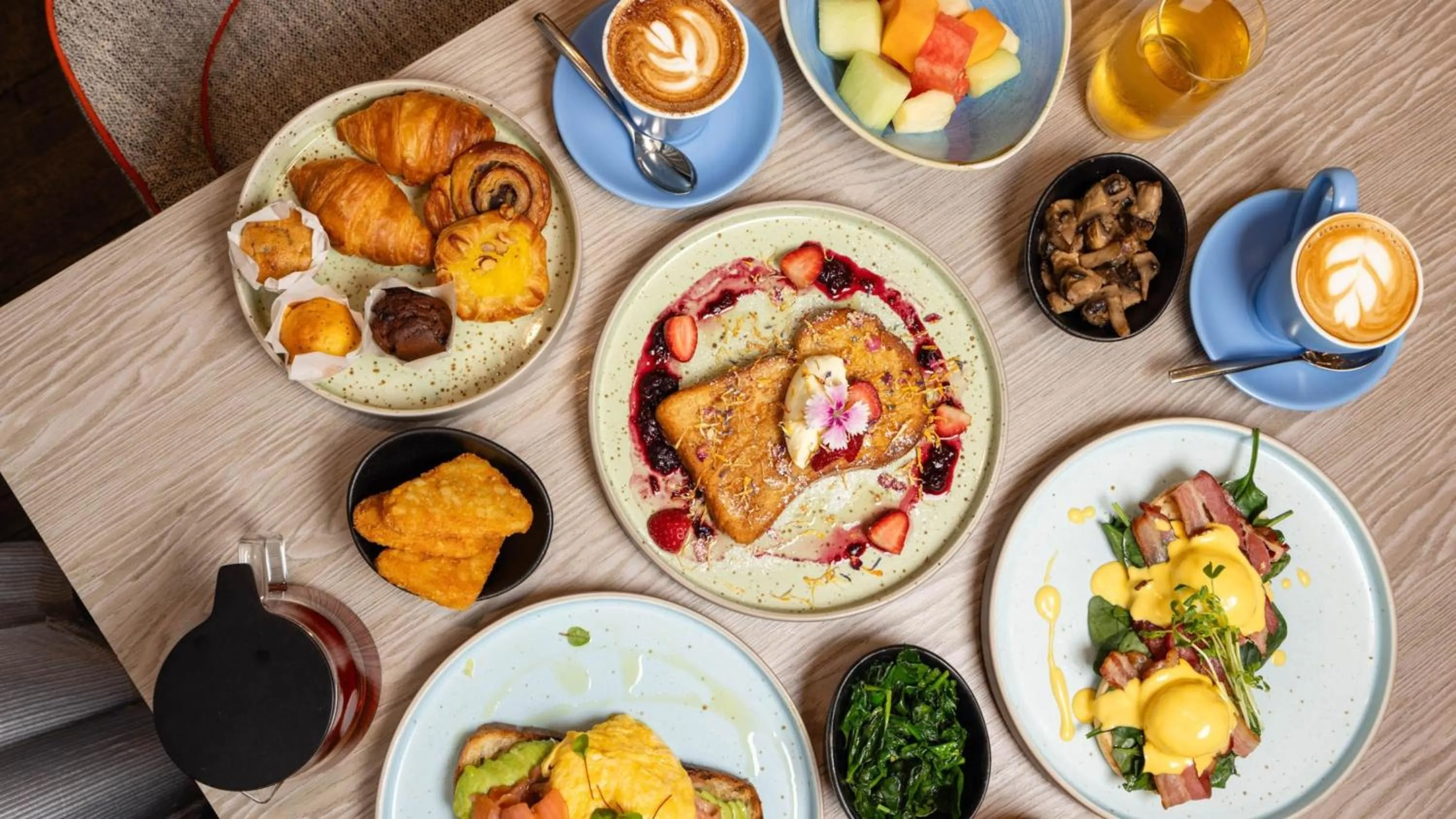 Restaurant/places to eat in Crowne Plaza Sydney Darling Harbour by IHG