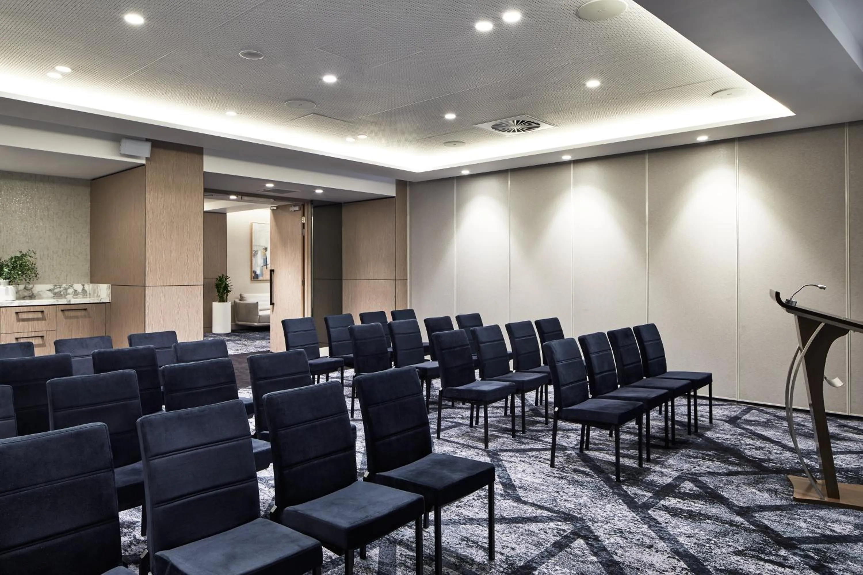 Meeting/conference room in Crowne Plaza Sydney Darling Harbour by IHG