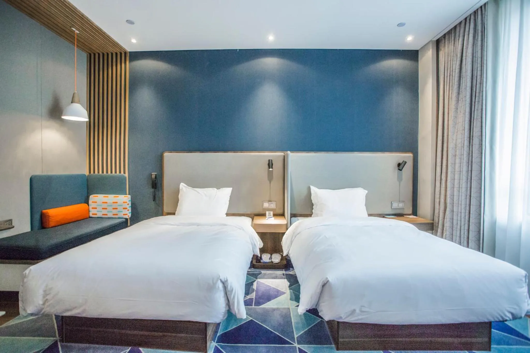 Photo of the whole room, Bed in Holiday Inn Express Hangzhou Xixi Tourism Zone by IHG