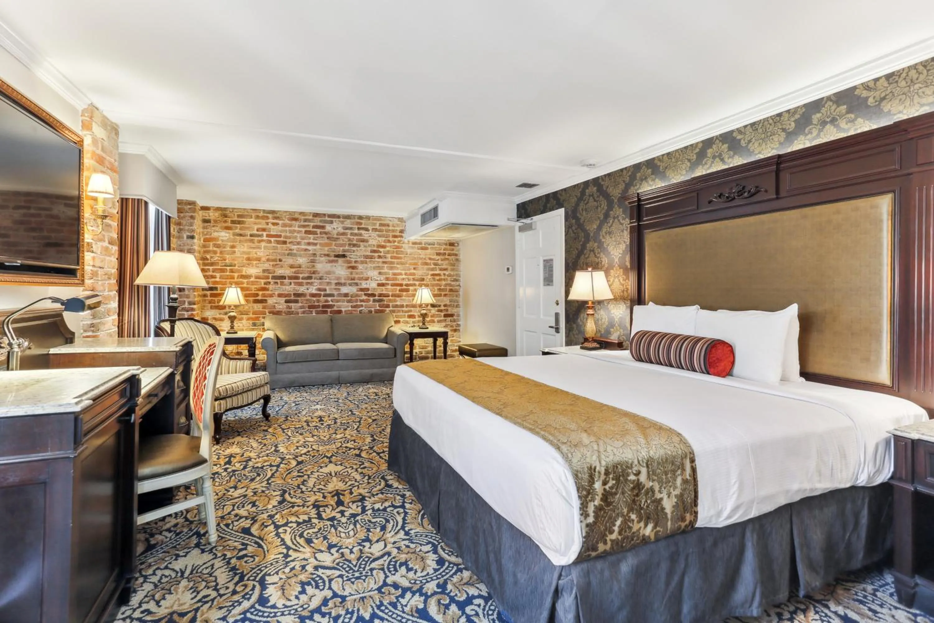 Bed in Place D'Armes Hotel