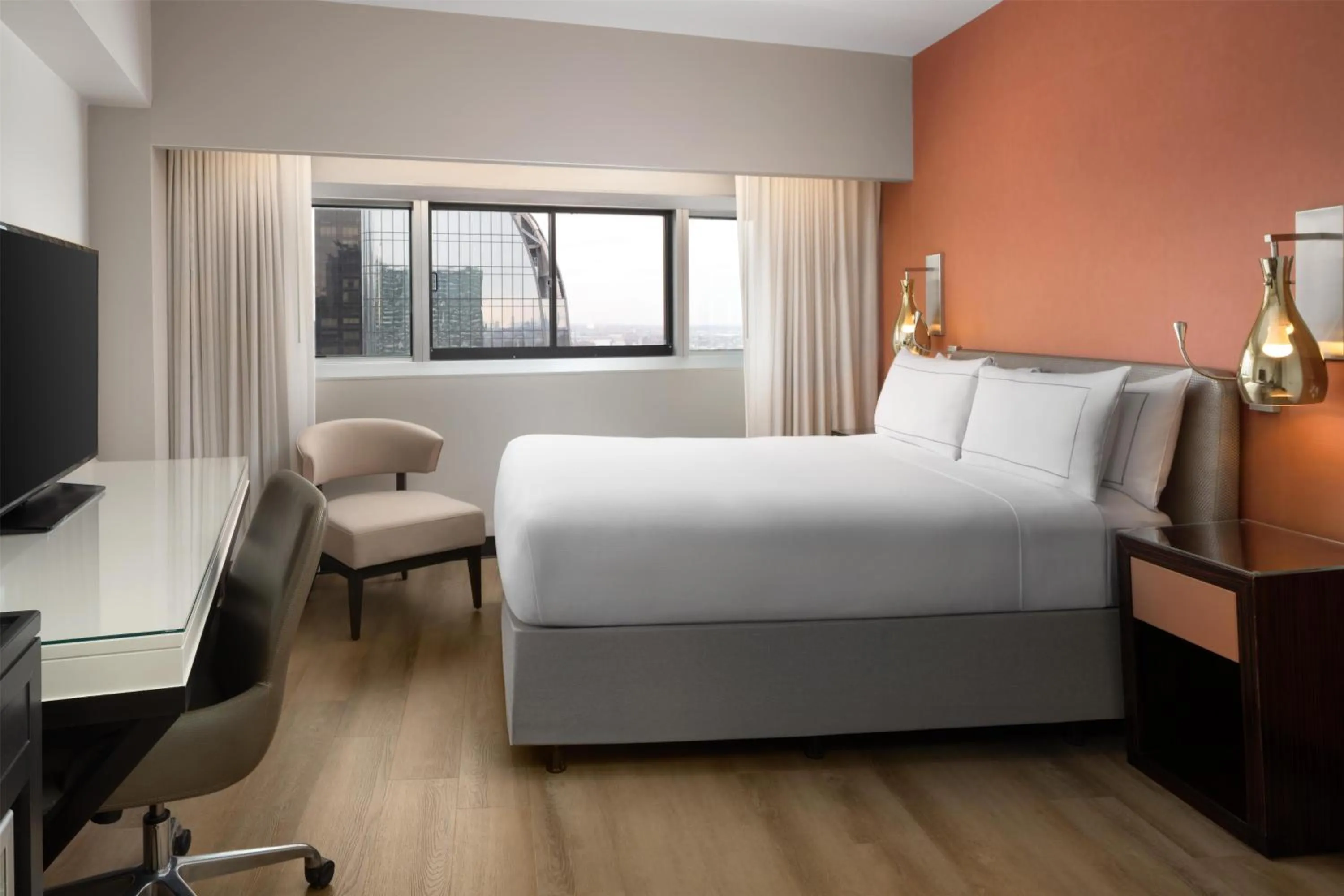 Bed in Millennium Hilton New York One UN Plaza