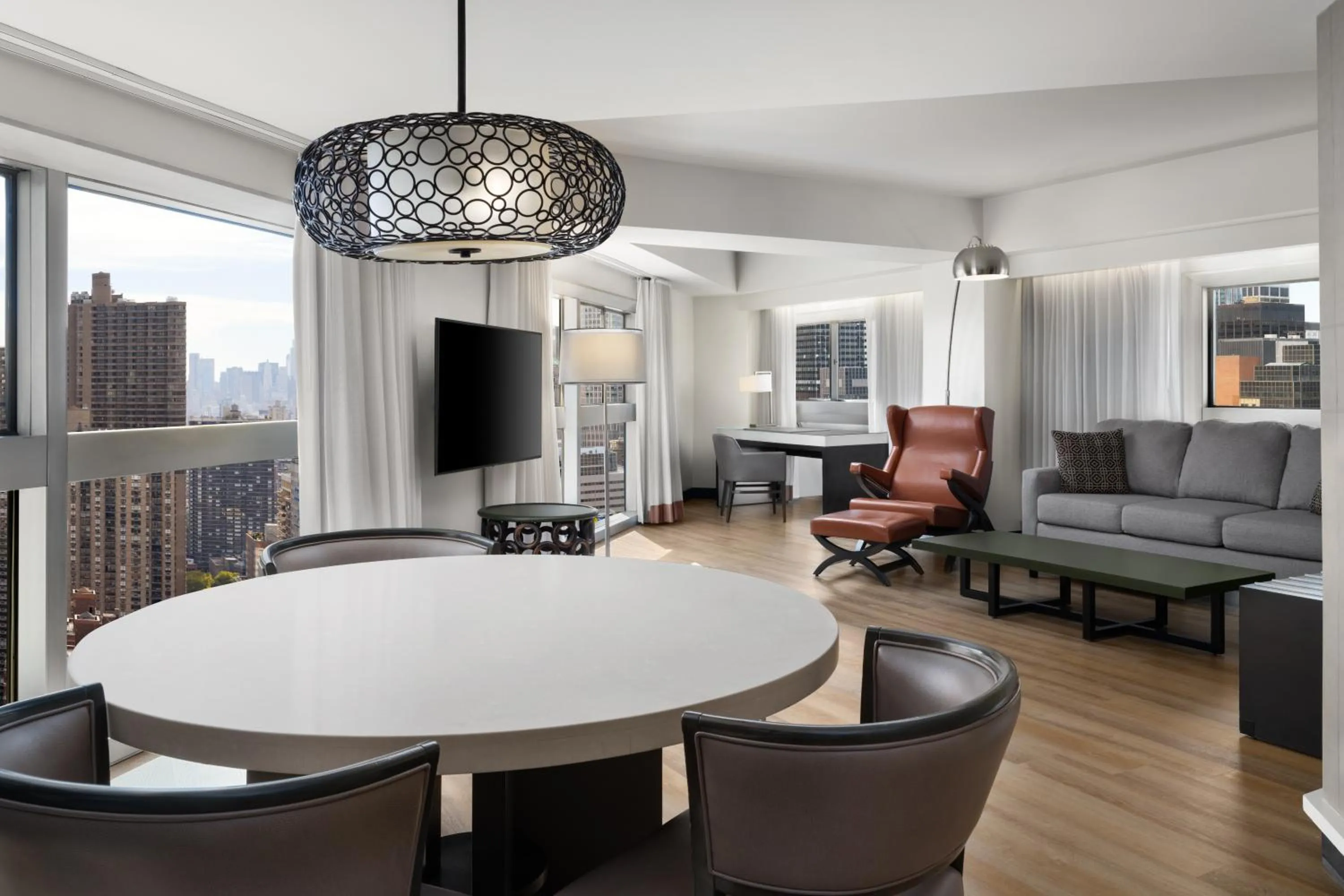 Living room in Millennium Hilton New York One UN Plaza