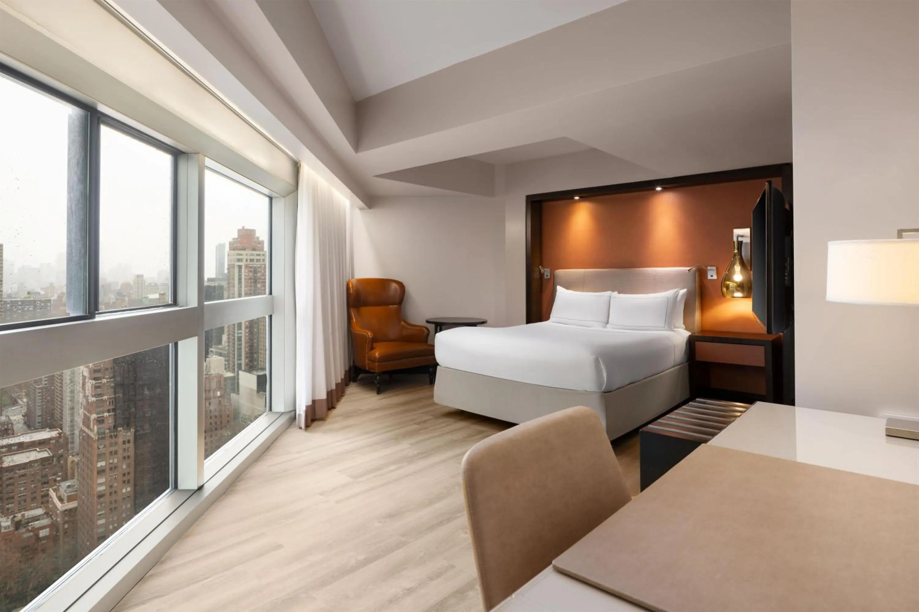 Bed in Millennium Hilton New York One UN Plaza