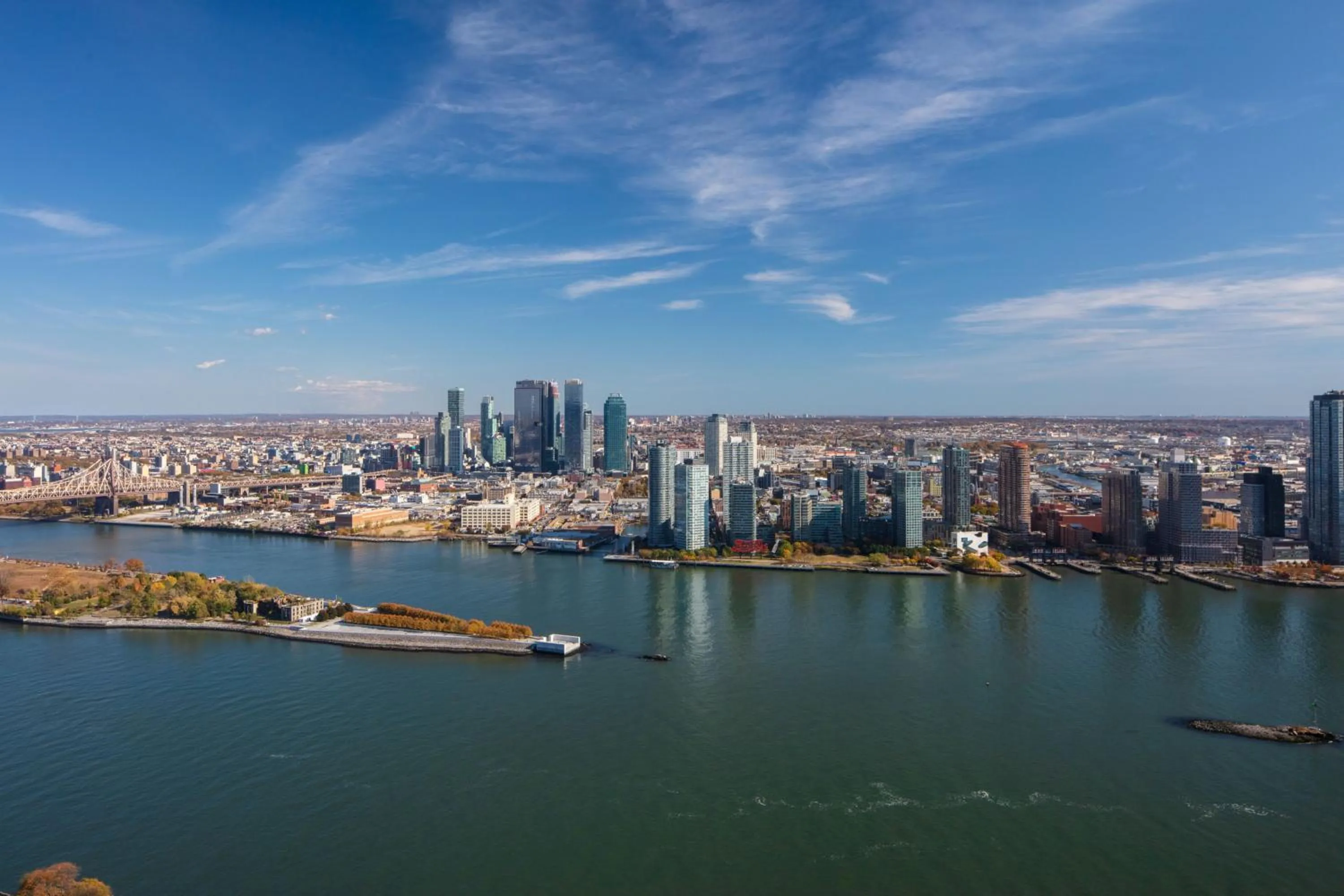 River view in Millennium Hilton New York One UN Plaza
