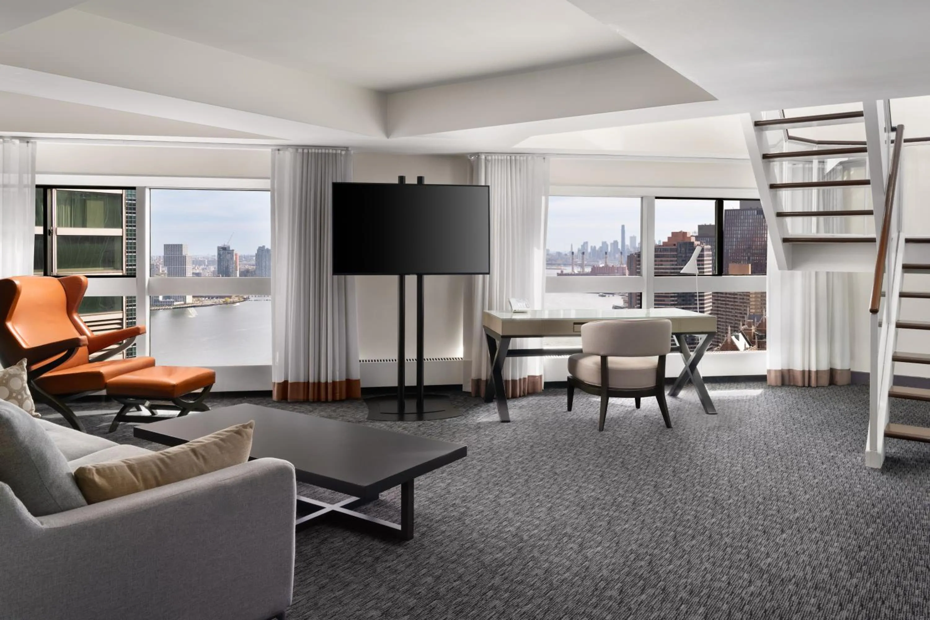 Bedroom in Millennium Hilton New York One UN Plaza