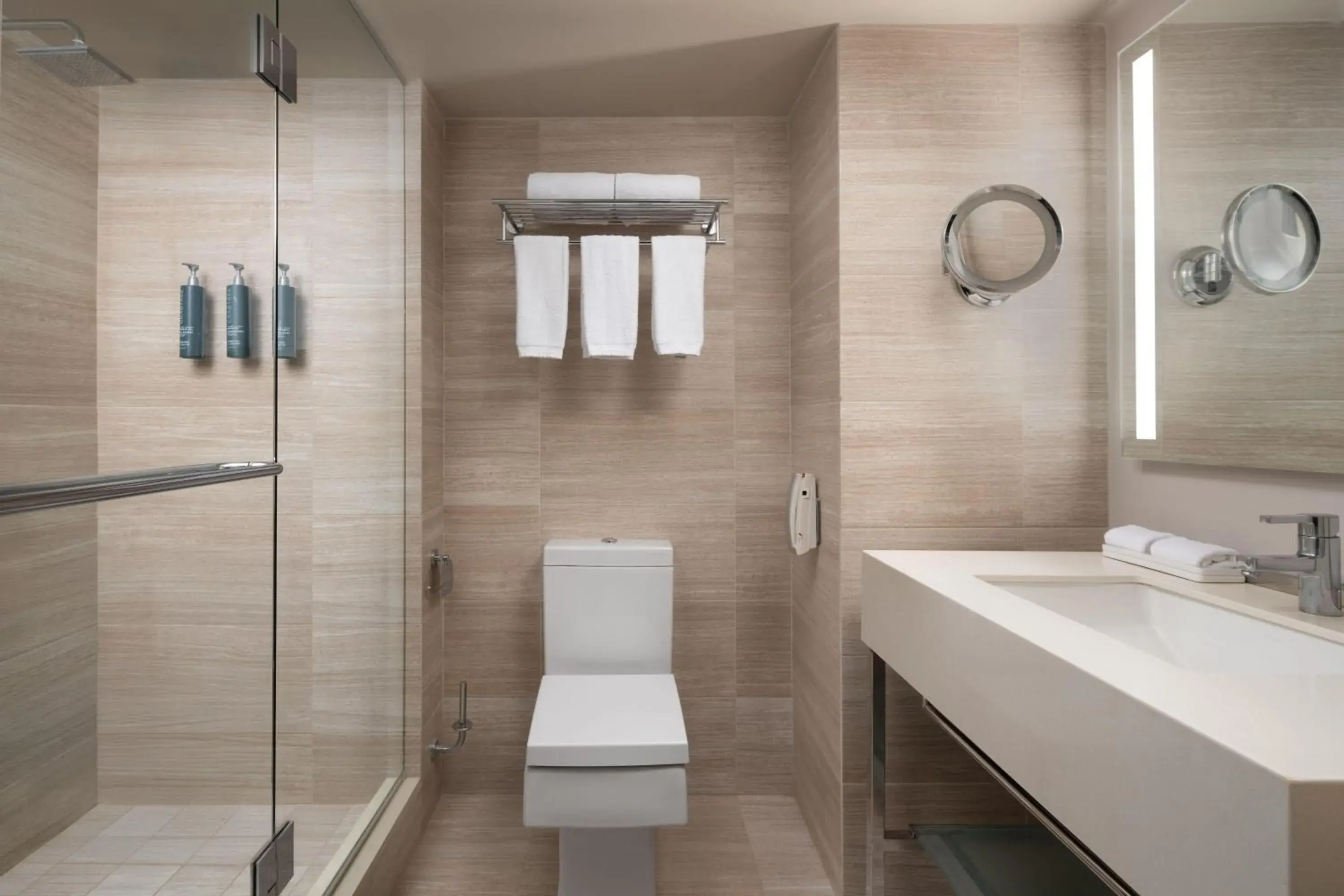 Duplex One-Bedroom Queen Suite in Millennium Hilton New York One UN Plaza Duplex One-Bedroom Queen Suite in Millennium Hilton New York One UN Plaza