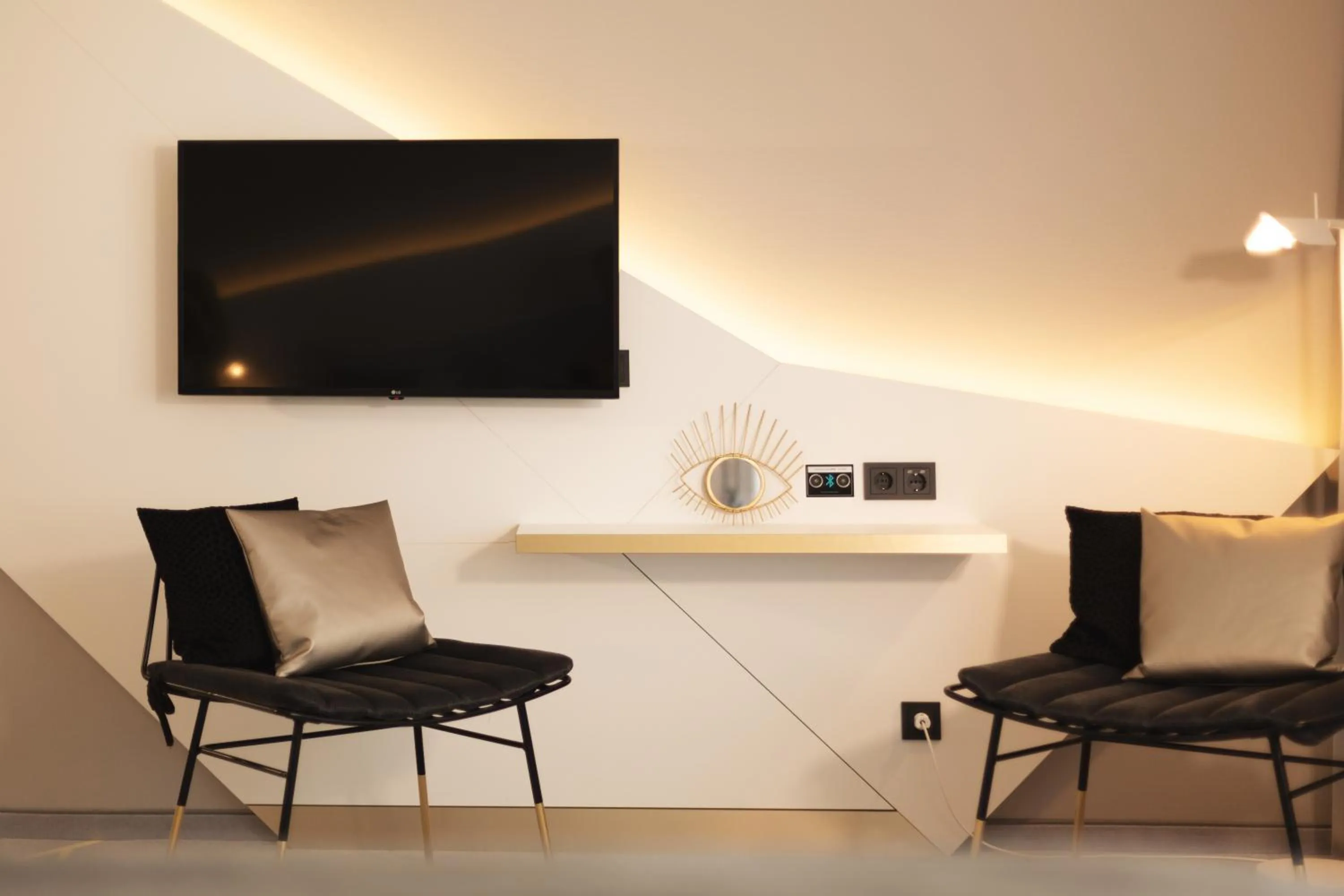 TV and multimedia in Holiday Inn - the niu, Coin Frankfurt Ostend by IHG