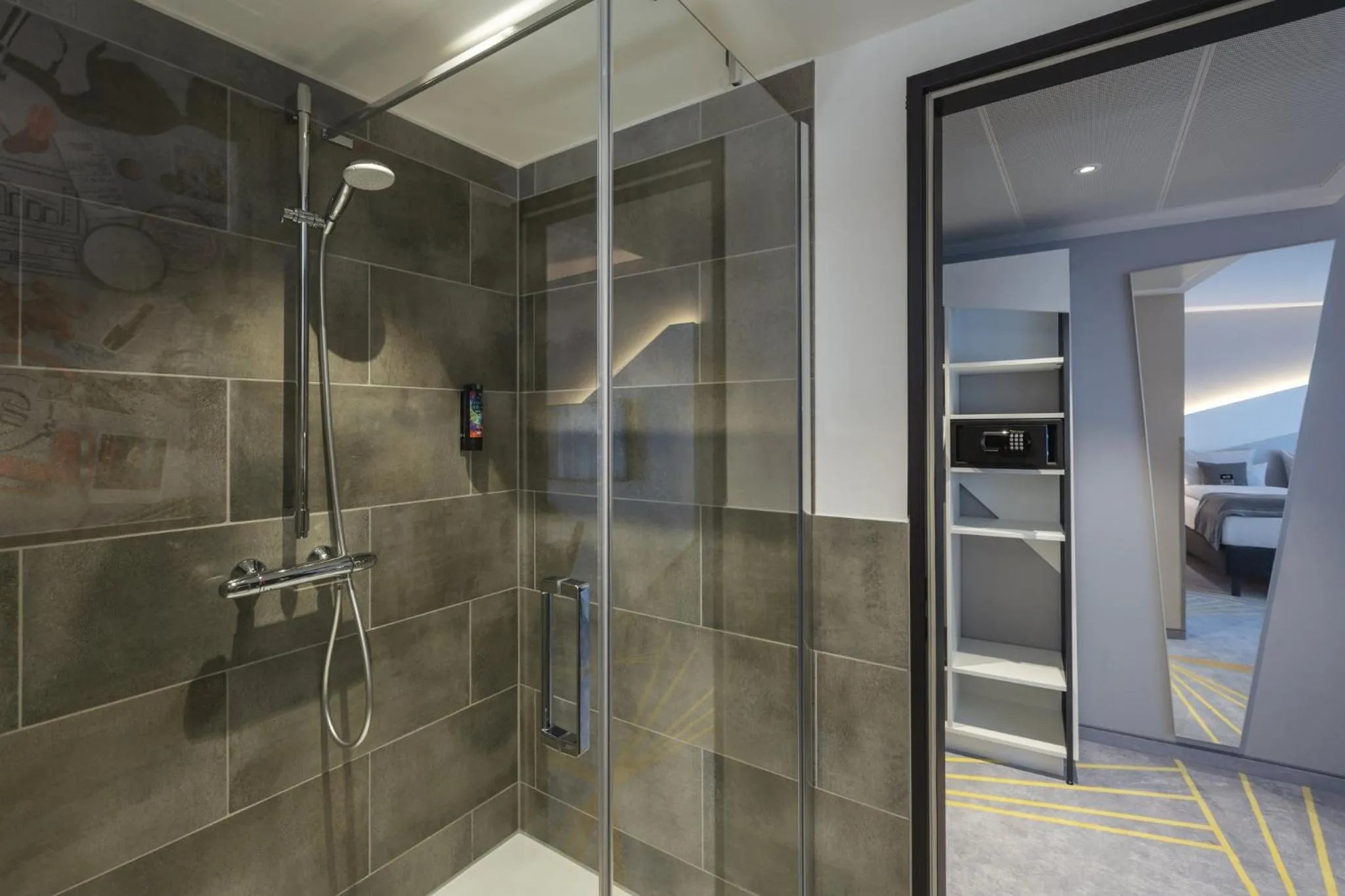 Bathroom in Holiday Inn - the niu, Coin Frankfurt Ostend by IHG