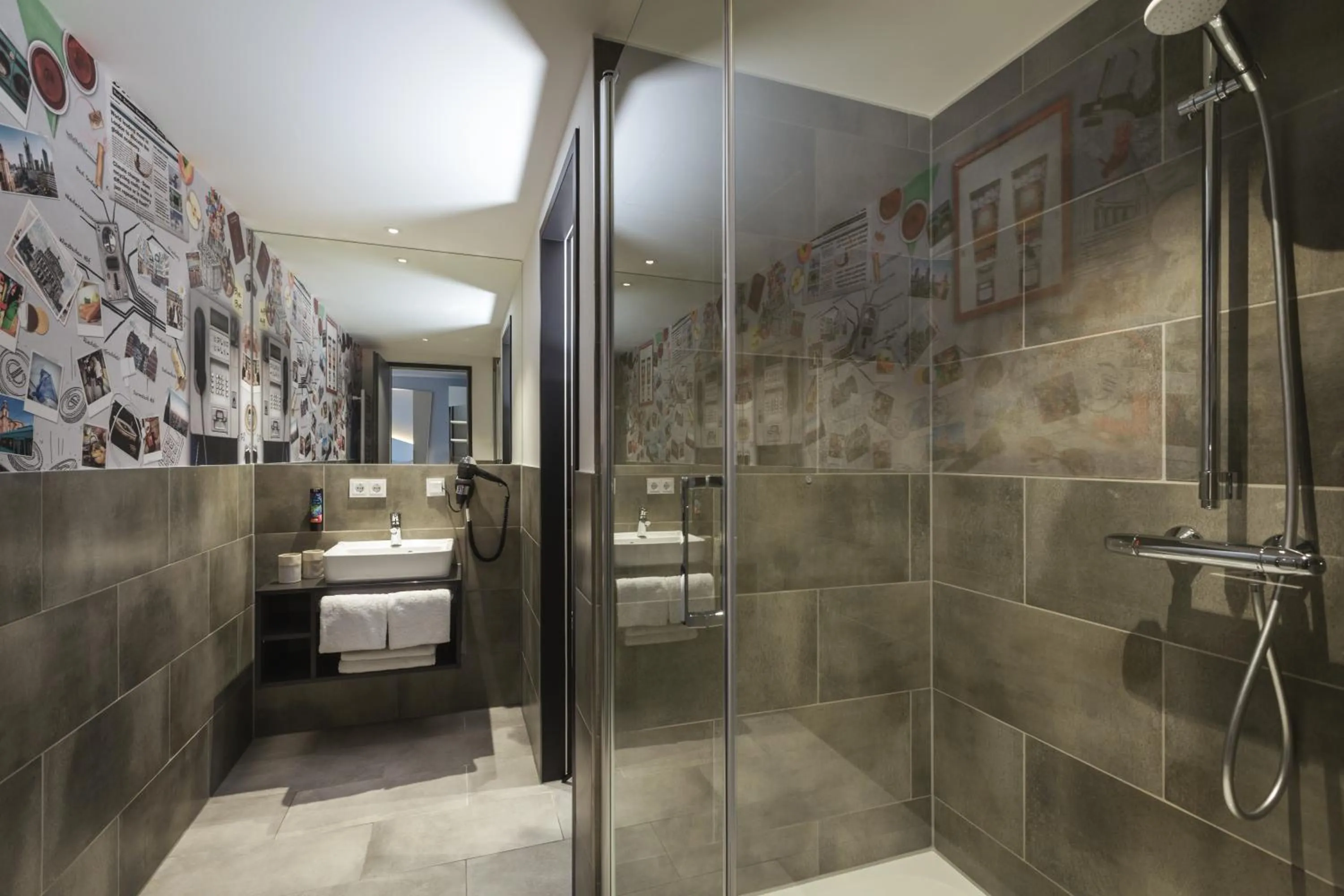 Toilet in Holiday Inn - the niu, Coin Frankfurt Ostend by IHG