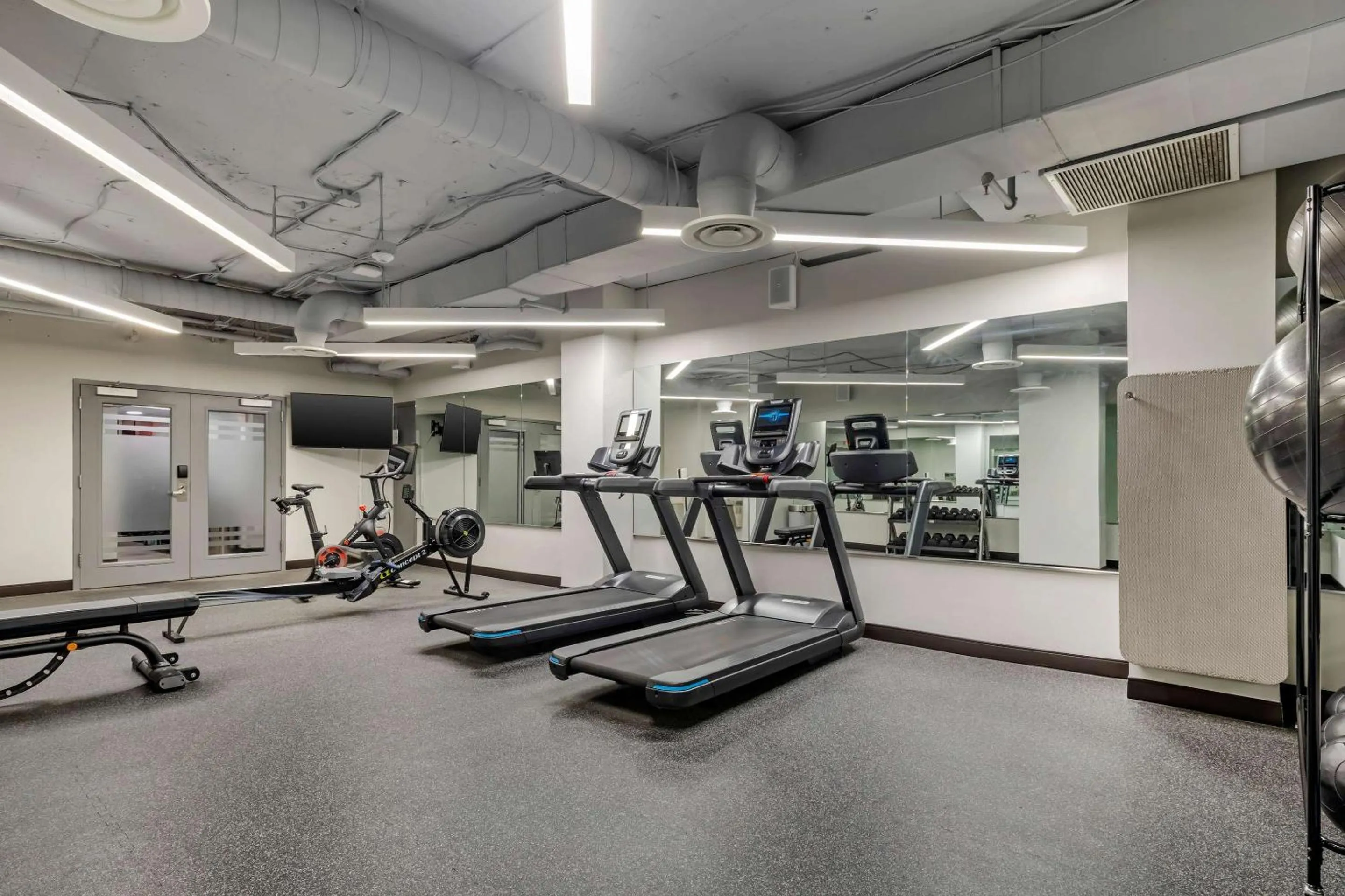 Fitness centre/facilities in The Quincy, an Ascend Collection Hotel