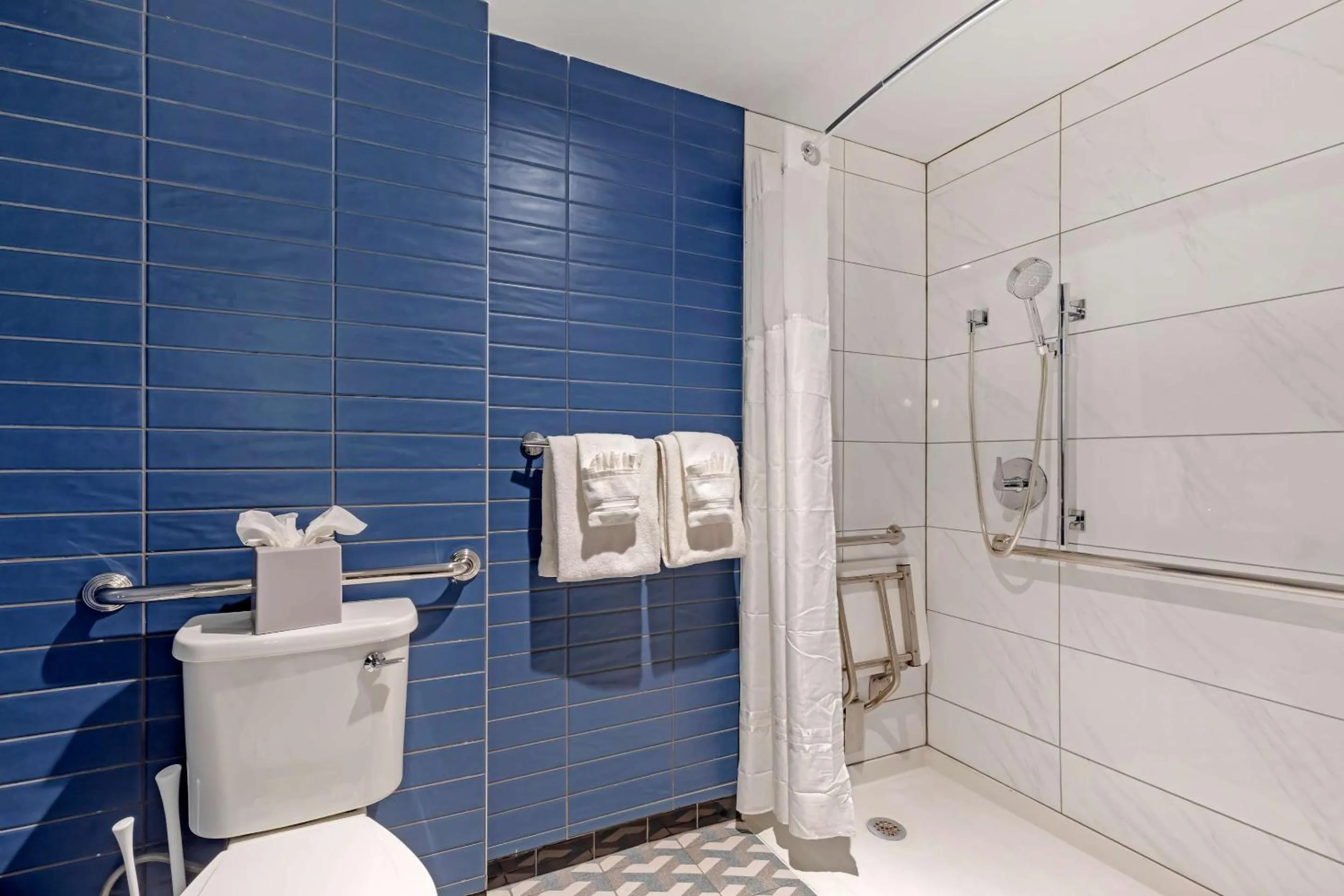 Bedroom in The Quincy, an Ascend Collection Hotel