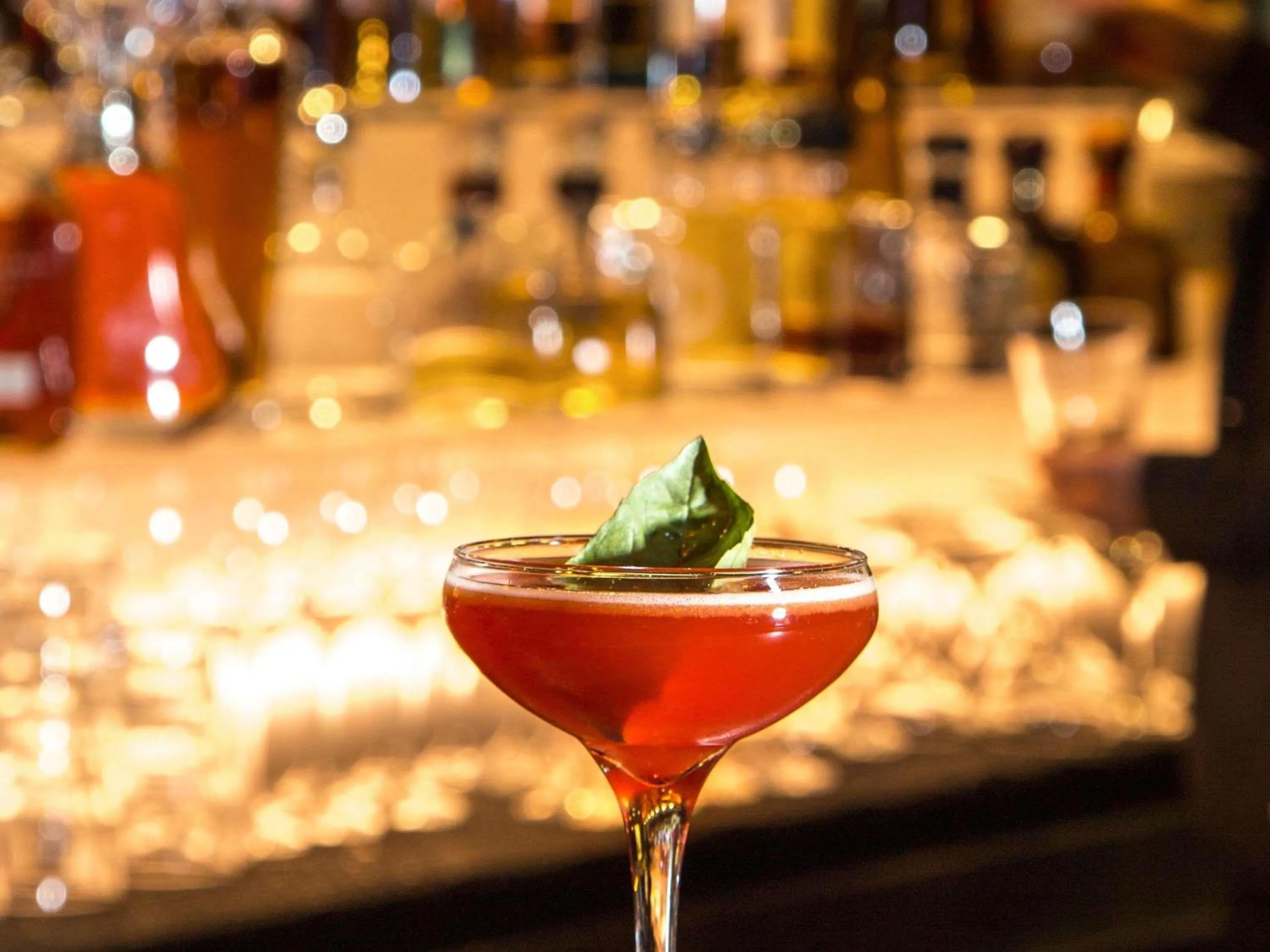 Lounge or bar in Hotel Sofitel Los Angeles at Beverly Hills