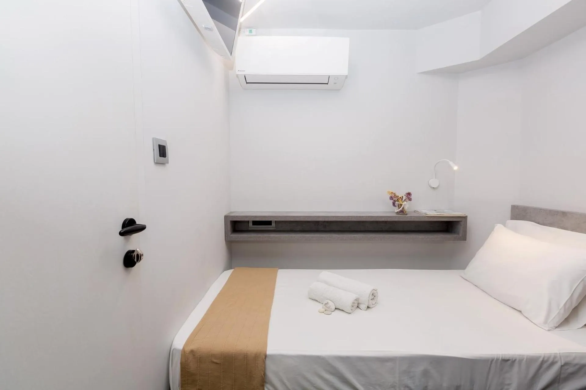 Bed in LOC HOSPITALITY Urban Den